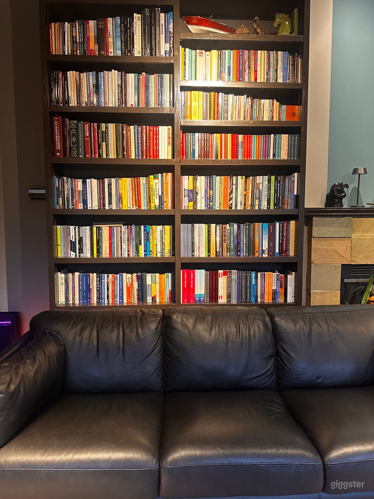  Master Room - Library 