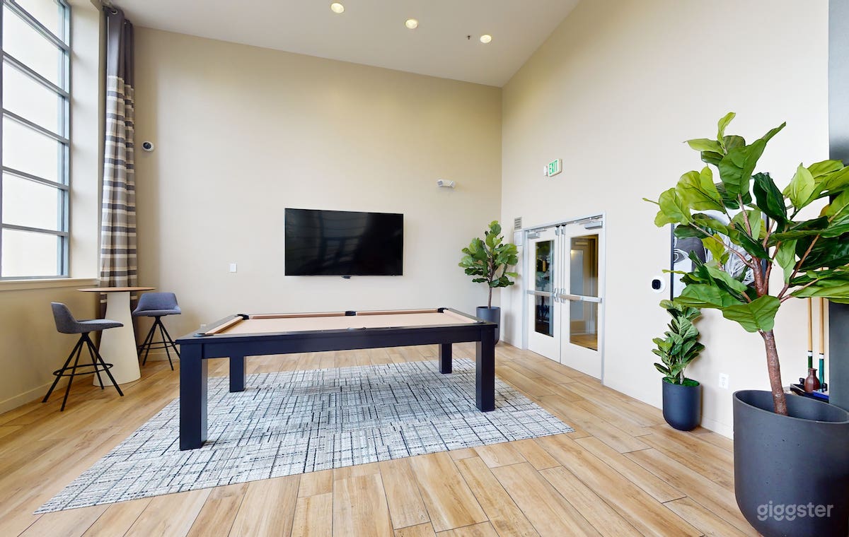 Elegant Lounge near Oracle Park Photo 4