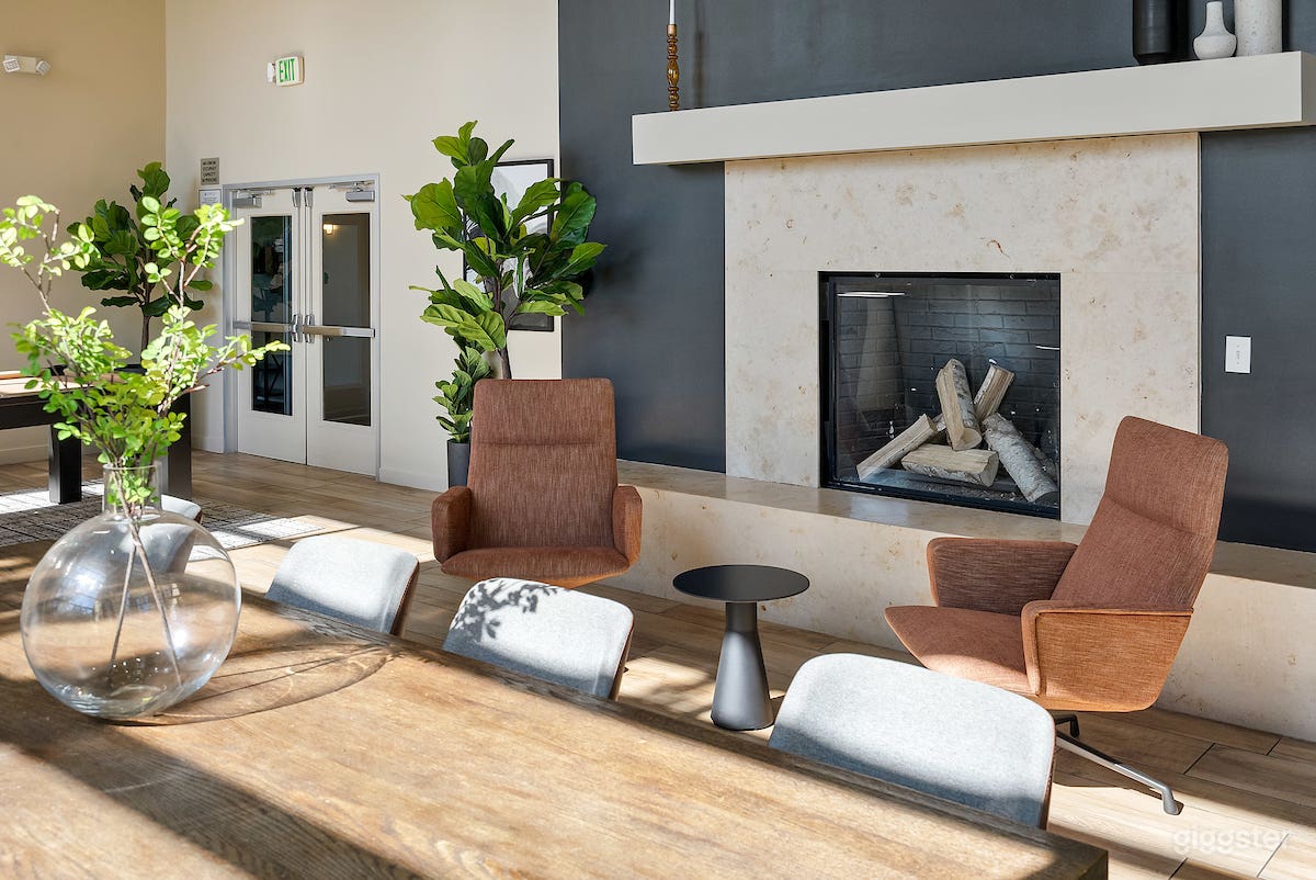 Elegant Lounge near Oracle Park Photo 2