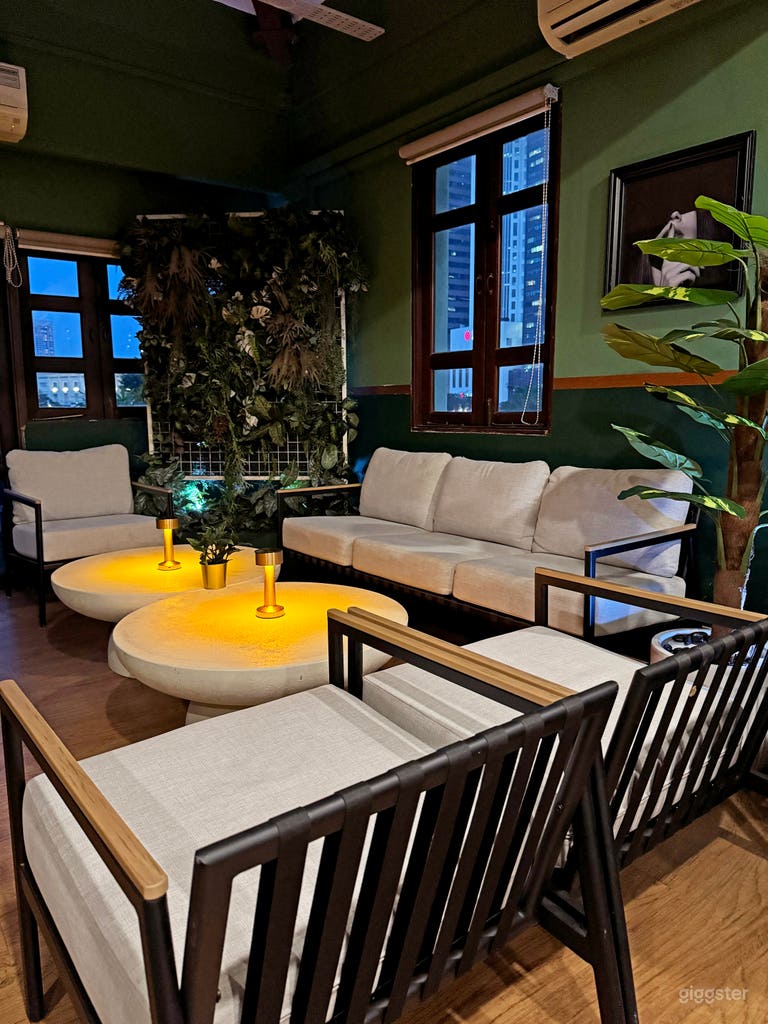  Intimate River View Lounge for Private Events 