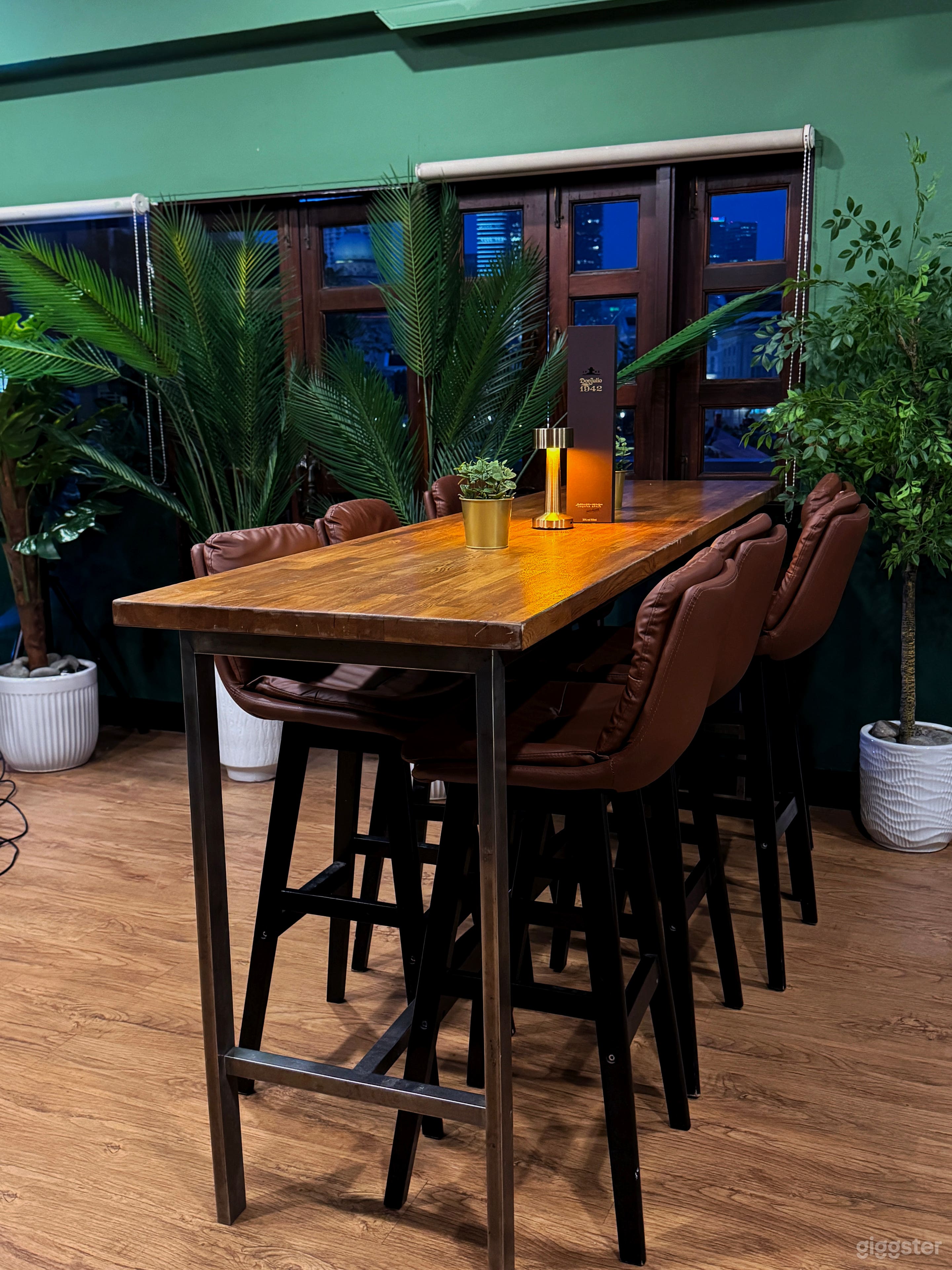 Intimate River View Lounge for Private Events Photo 3
