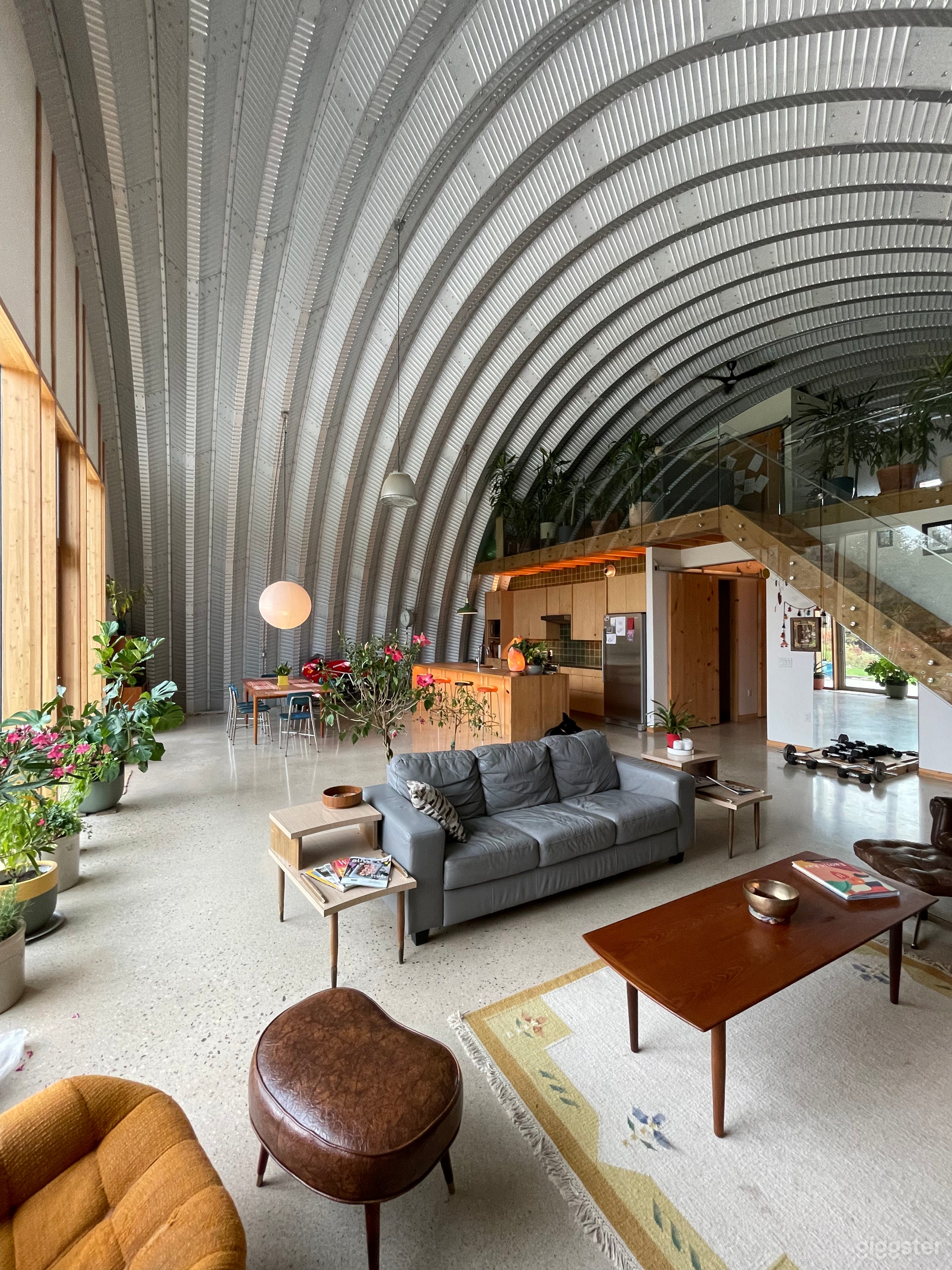 Soaring Steel Architectural Home Deco Retro Futur  Photo 1