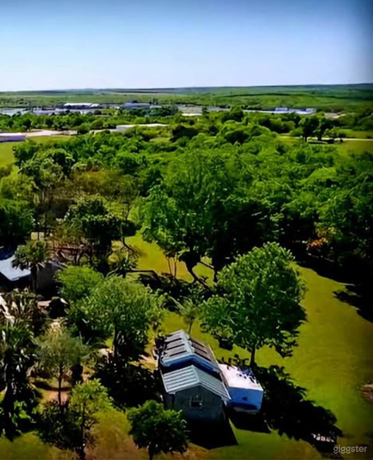 18 Acres of Private, Outdoor Lawn Photo 3