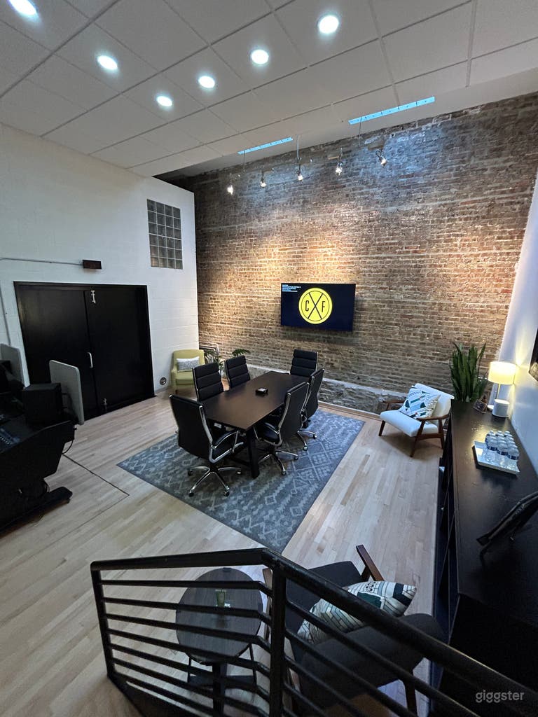  Espacio de Reunión y Ideación en el Salón del Estudio 