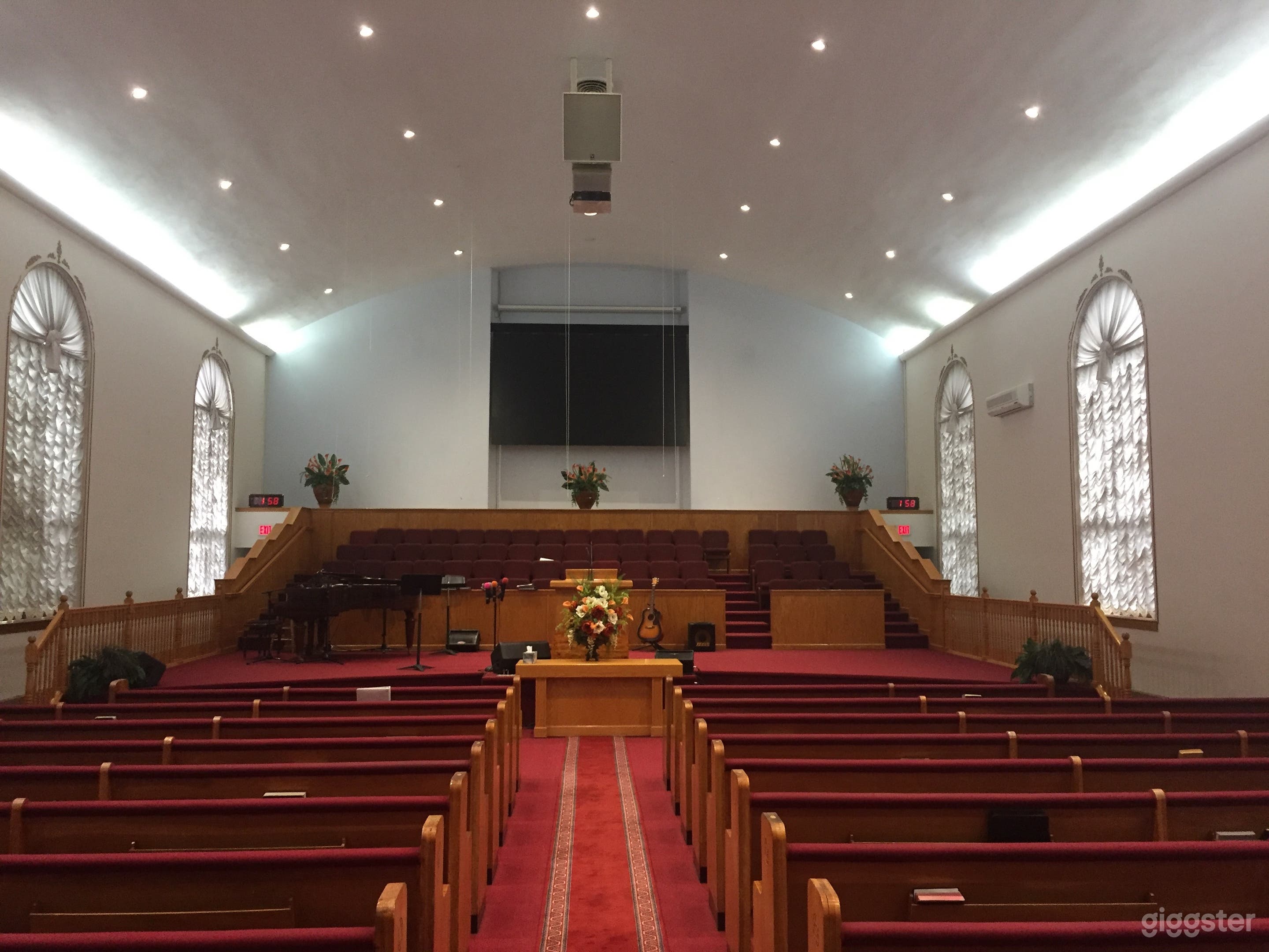 Flexible 18, 000 Sq Ft (Full buy out -Church, Restaurant, Offices, Laboratory, Parking) Photo 1