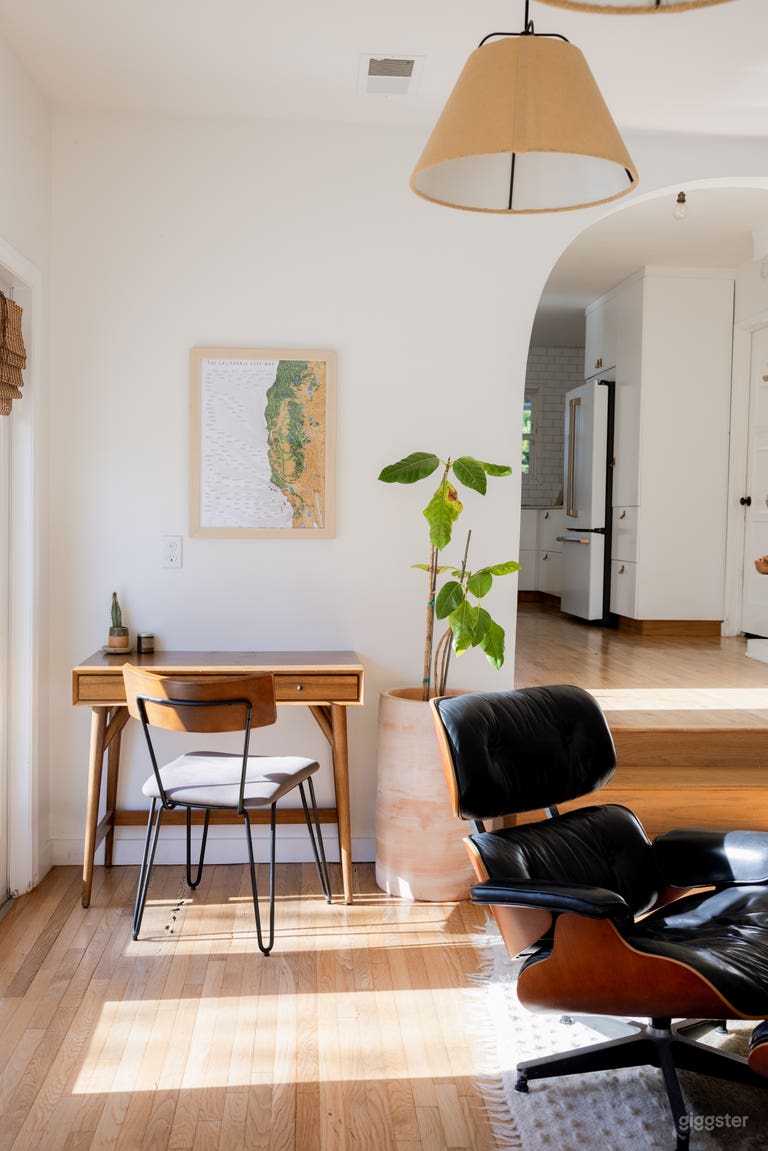  Eastside Costa Mesa home Light Neutral and Modern 