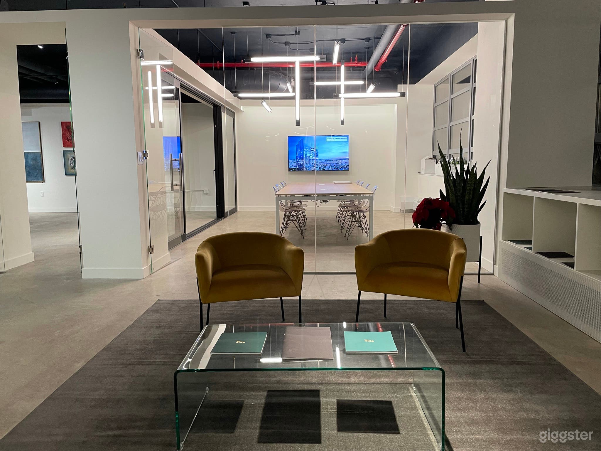 Lounge area/break-off room off of the gallery/boardroom. Available for select parties. 