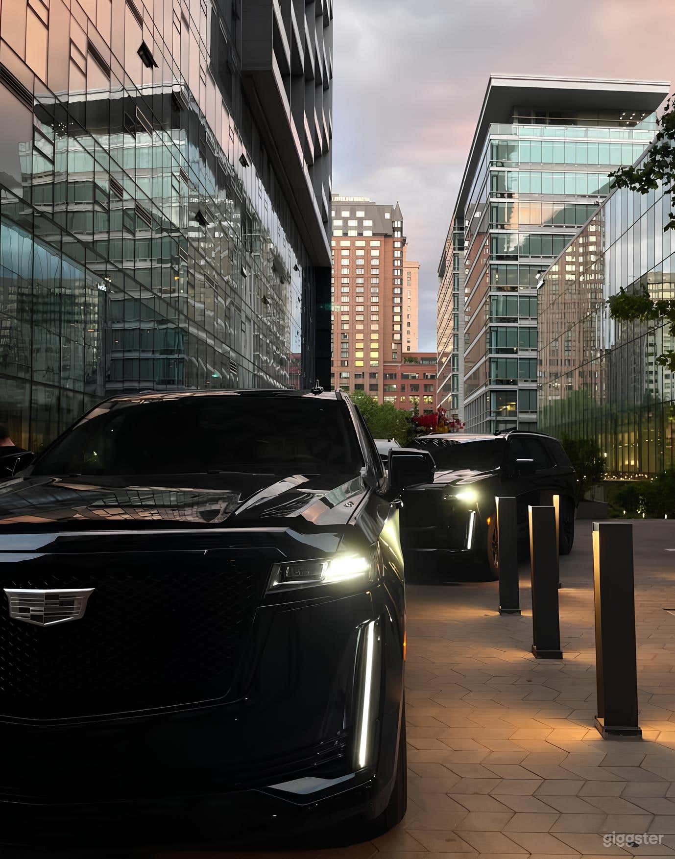 Luxurious Cadillac Escalade Photo 4