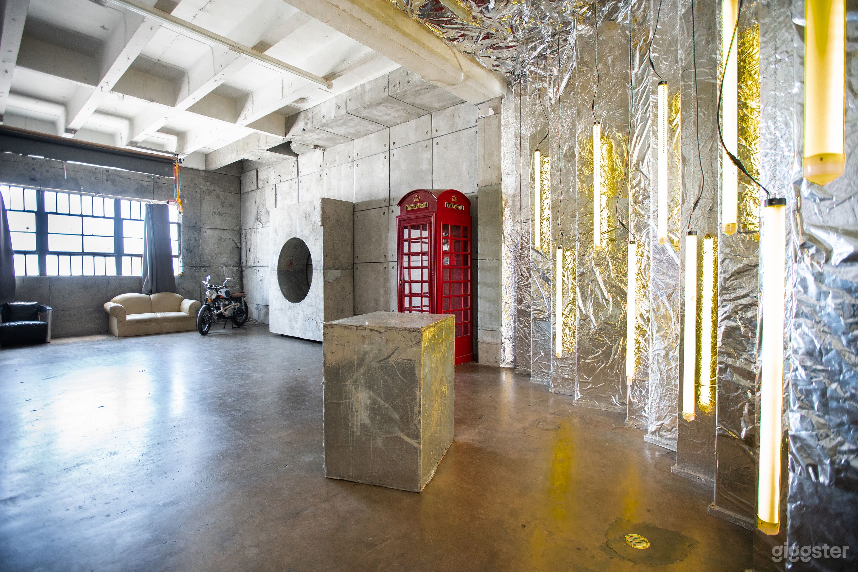 Moto And Concrete Studio Photo 1