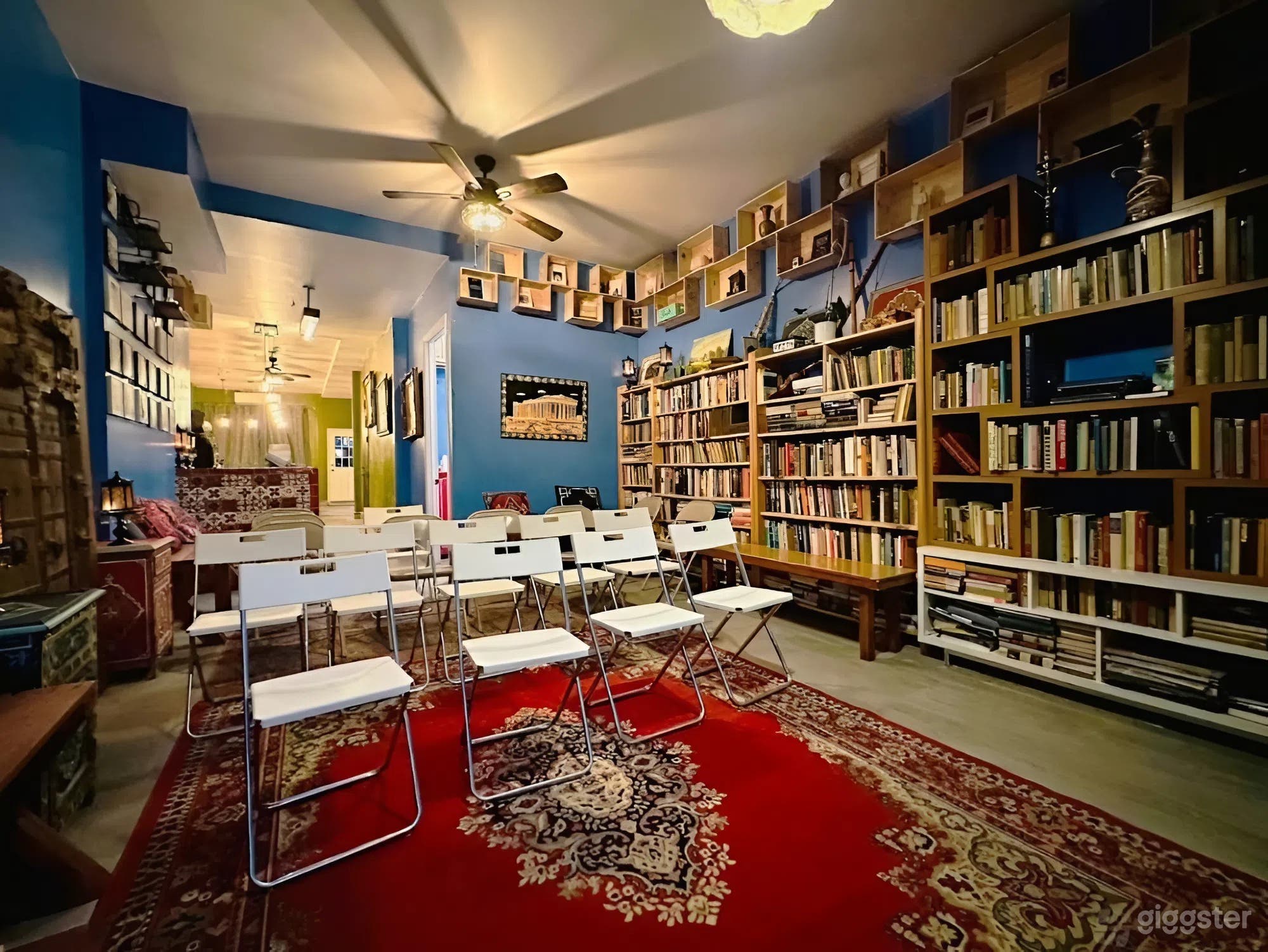 Versatile Indoor Event Space – Comfortable & Stylish Photo 2