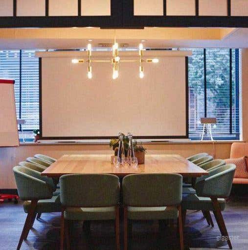 The Gallery Room for Team Building Photo 4