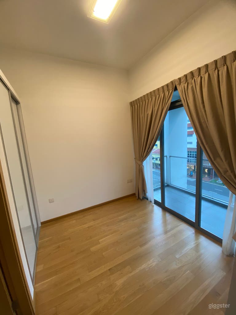  Apartamento Minimalista Moderno con Vistas Panorámicas a la Ciudad y Piscina 