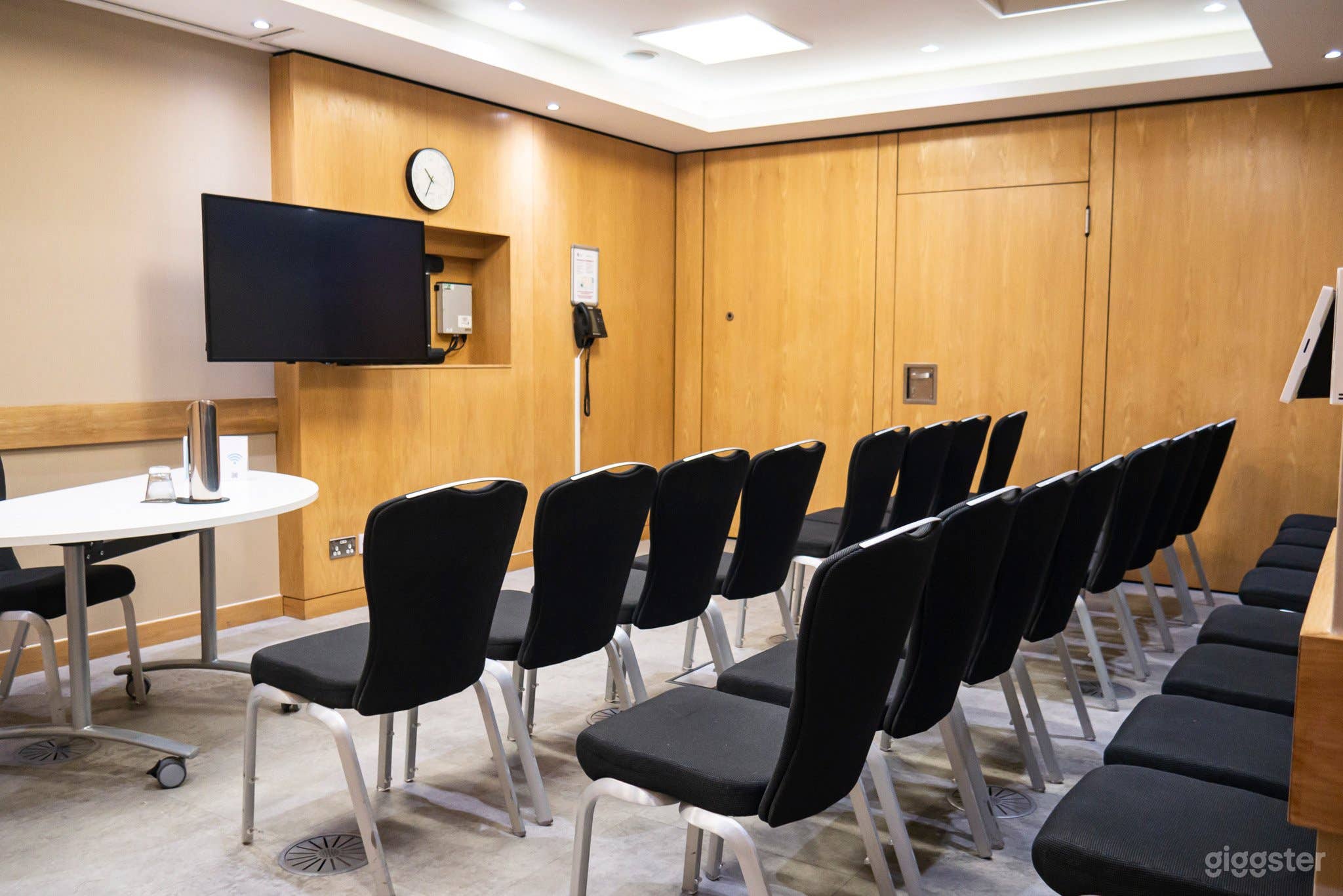 Seminar Room 2 Photo 2