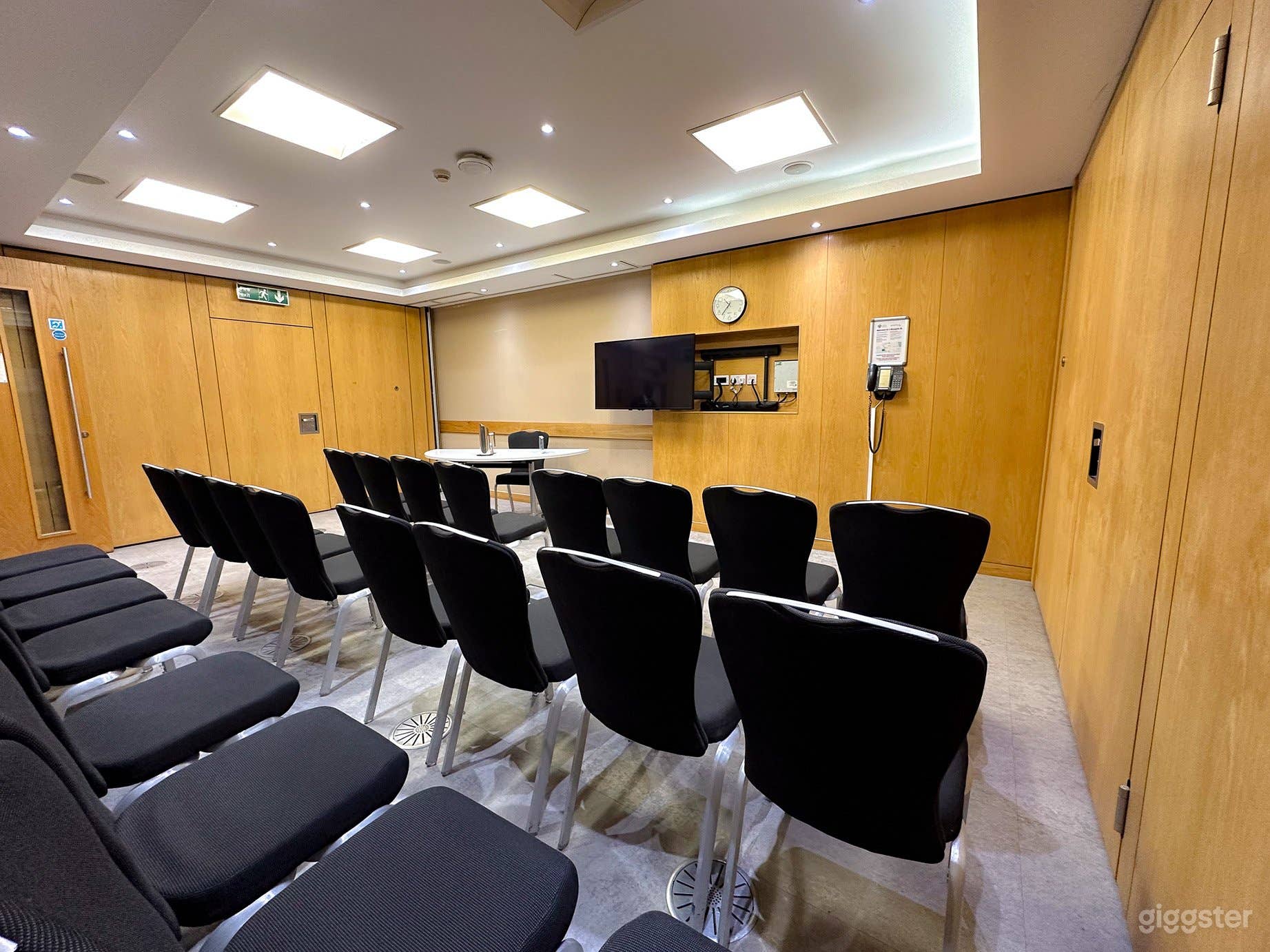 Seminar Room 2 Photo 3