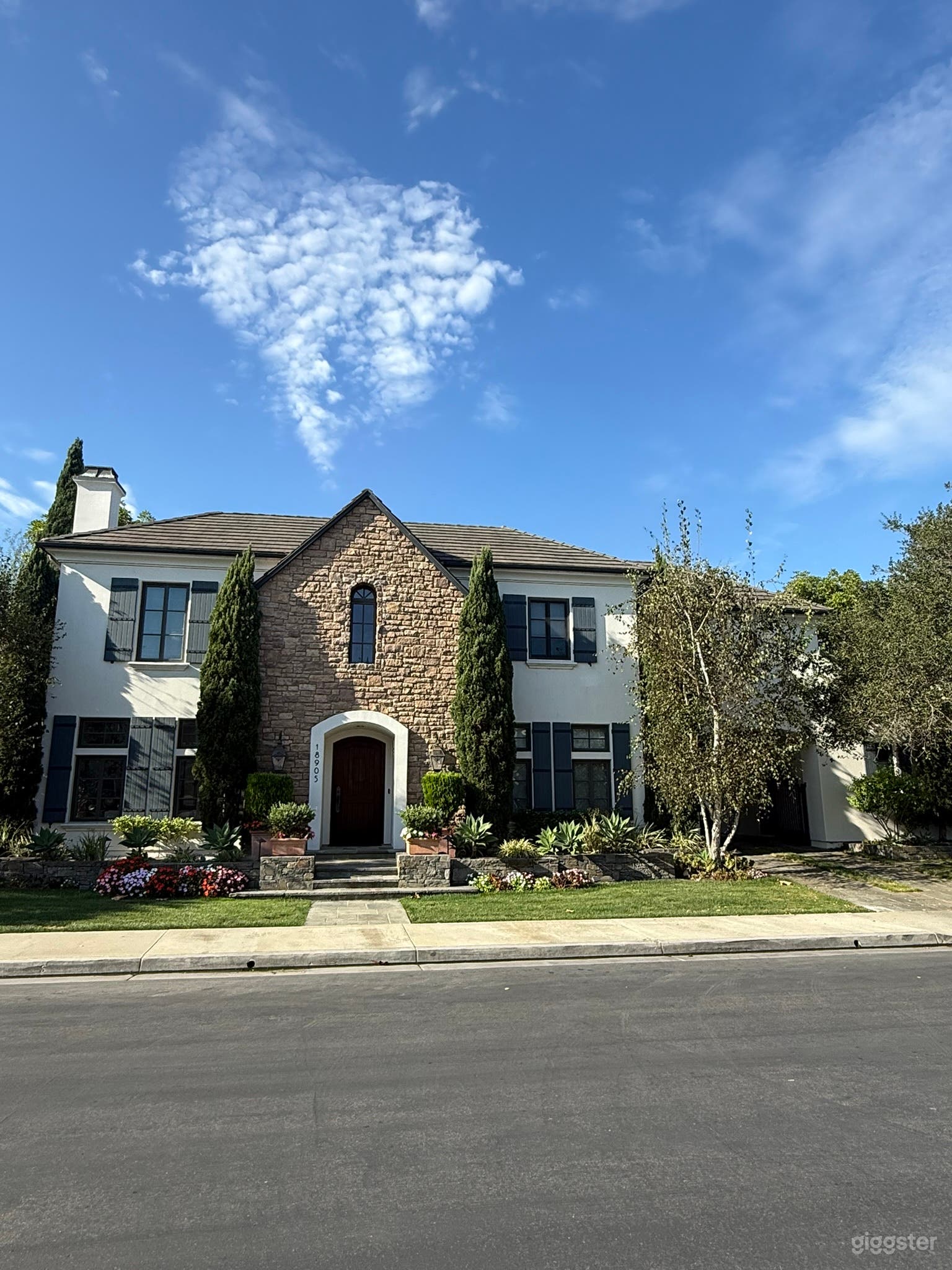 Luxury Huntington Beach Estate , Resort Pool, & Lush Grounds Photo 2