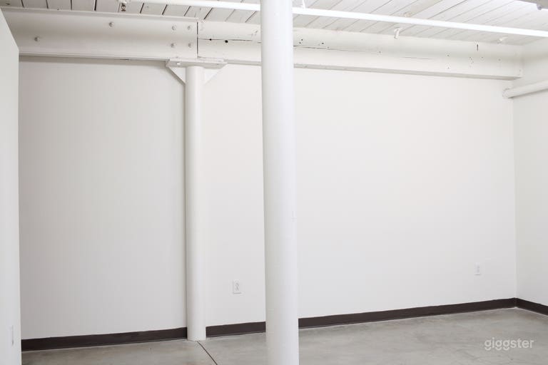  Art Gallery and Studio Inside a Wabi Sabi Space 