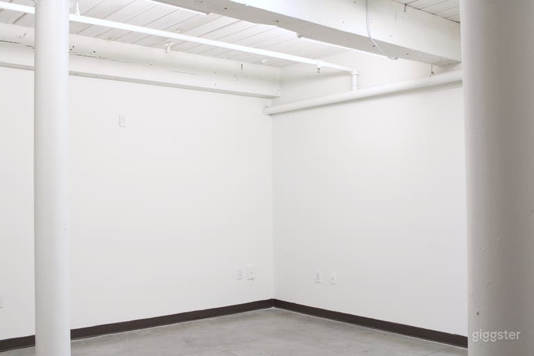  Art Gallery and Studio Inside a Wabi Sabi Space 