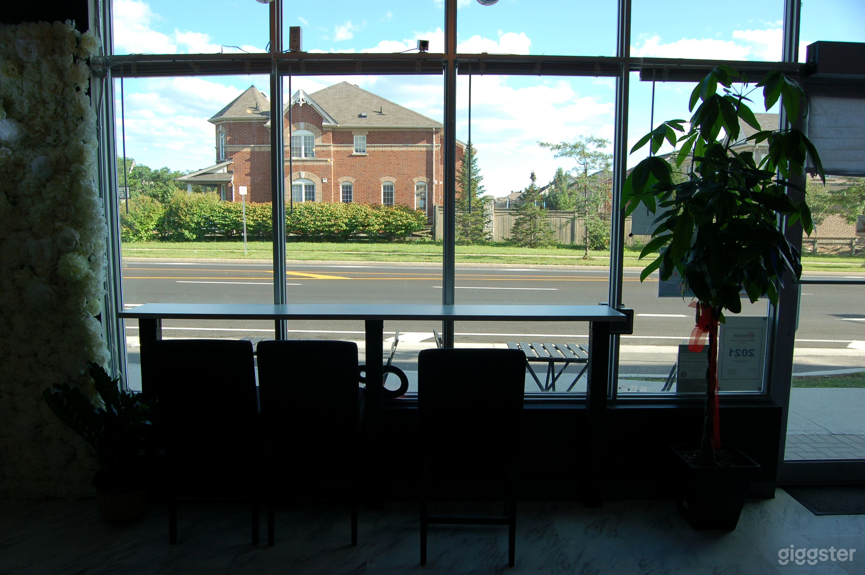 Bright Instagrammable Cafe Space Photo 4