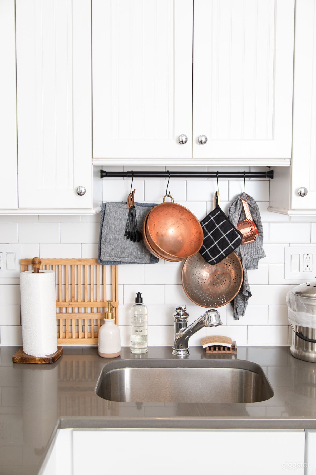  Parisian Flat in Center City Philadelphia Photo 2