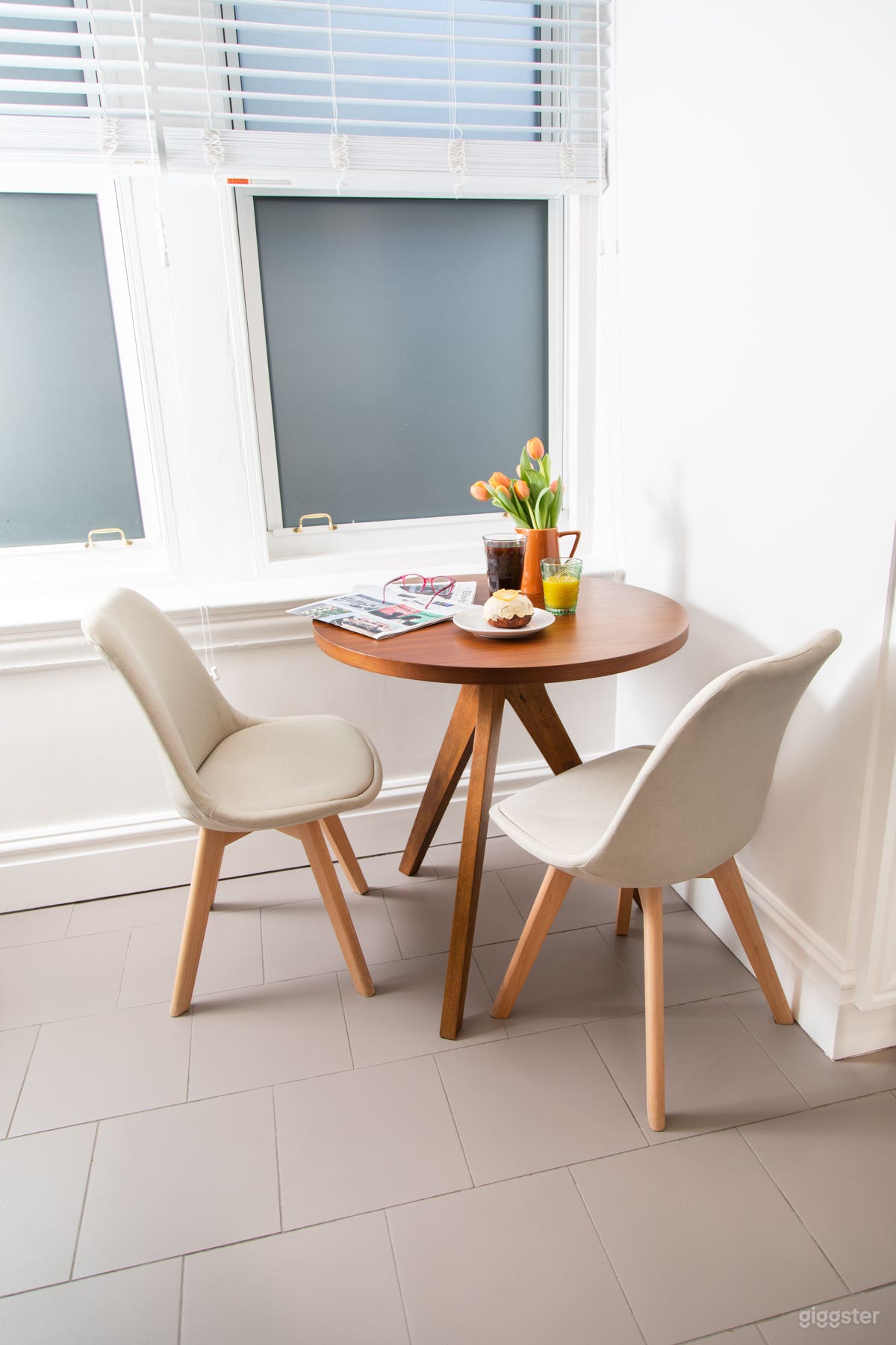  Parisian Flat in Center City Philadelphia Photo 3