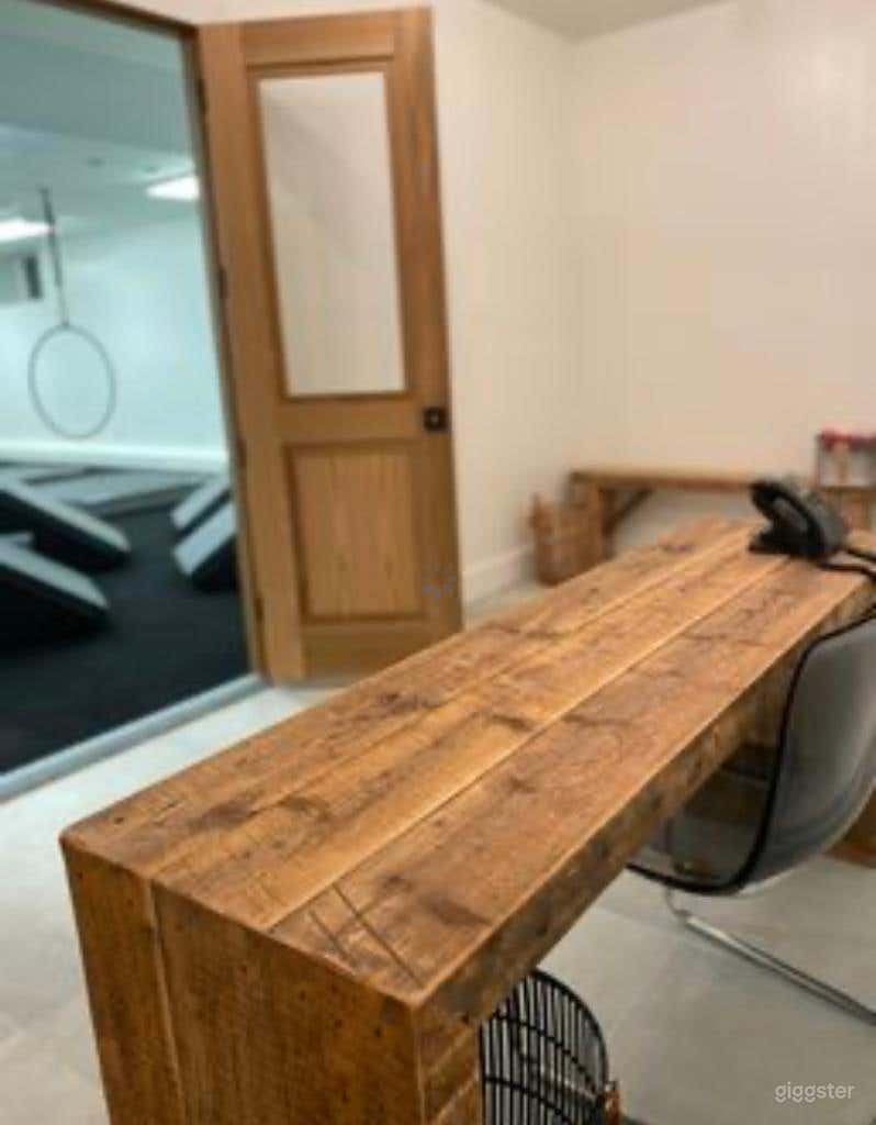 Spacious Gym Studio Photo 3