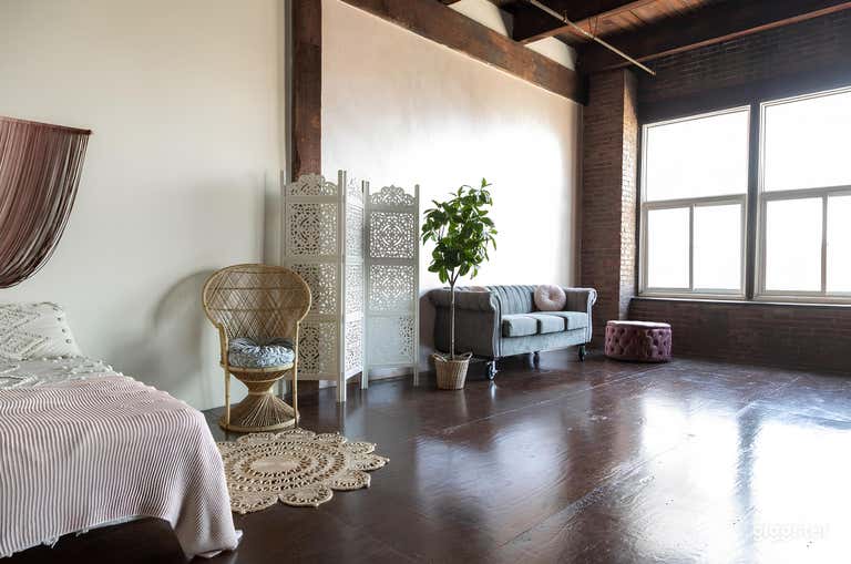  REVERIE (Studio w/ 2 HUGE North-Facing Windows) 