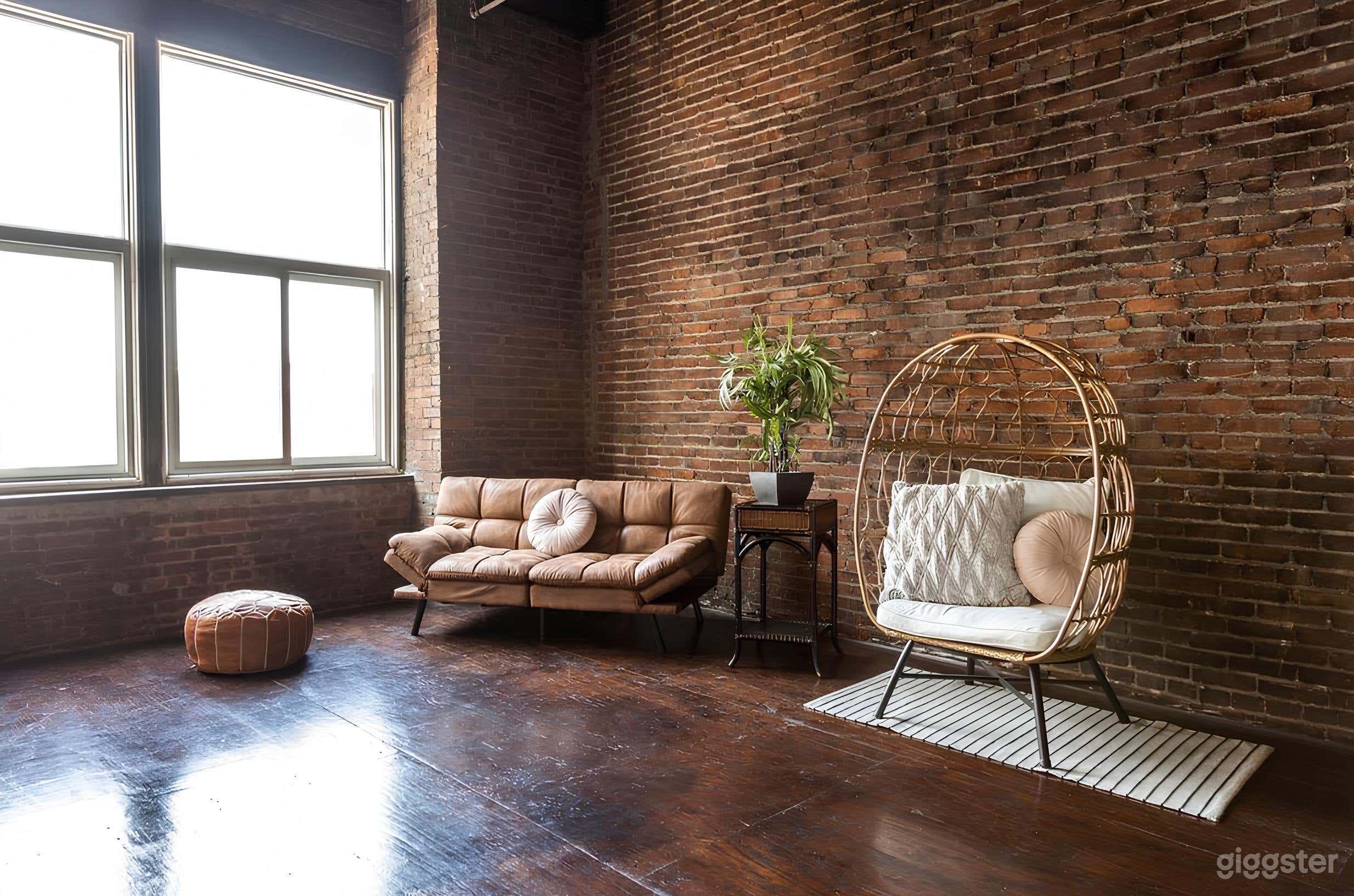 REVERIE (Studio w/ 2 HUGE North-Facing Windows) Photo 4