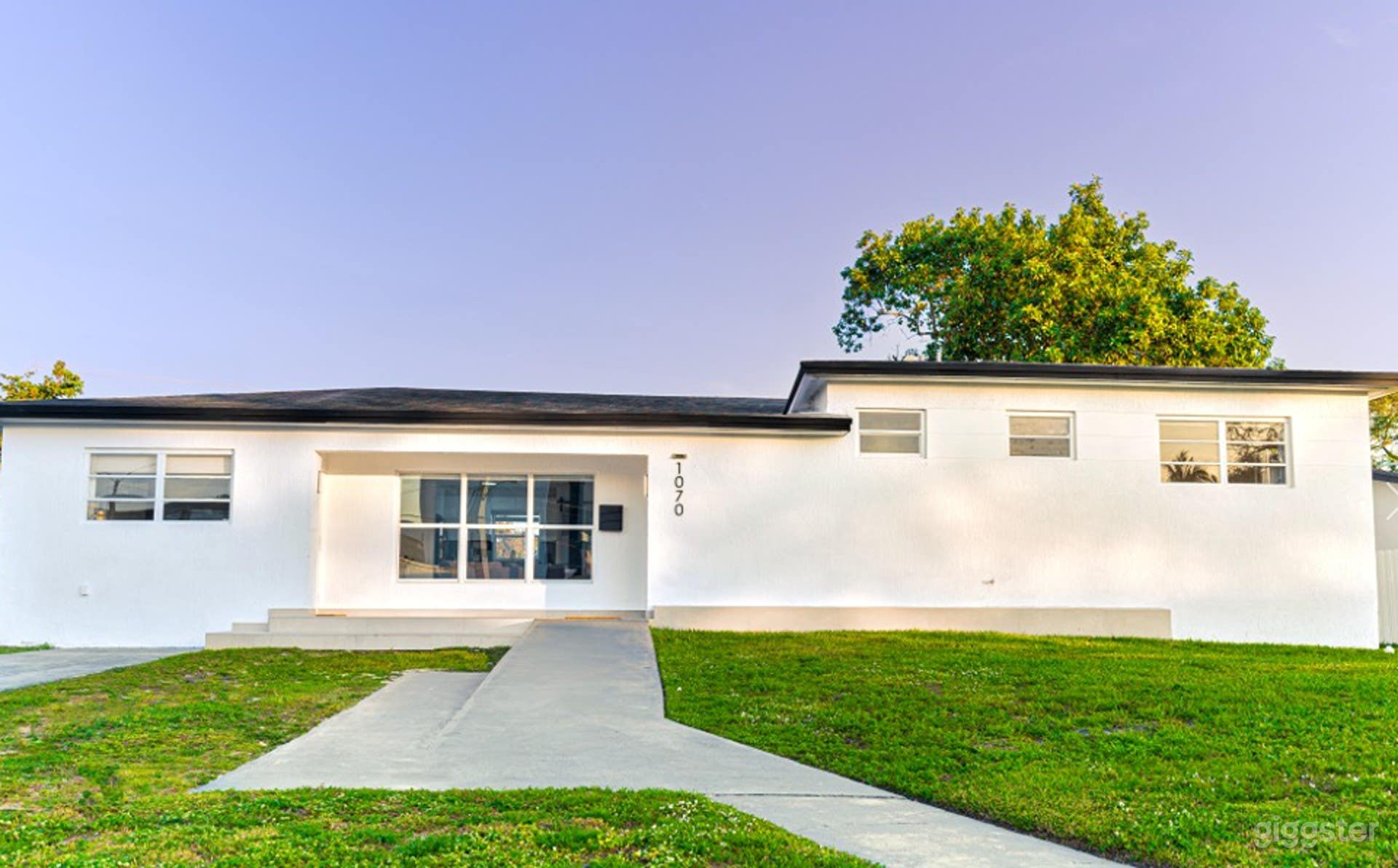 Luxury Home | Game Room | 5 Min to Hard Rock Photo 2