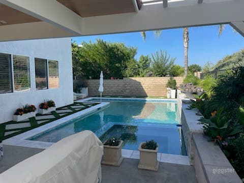 Relaxing Rectangular Pool with 10ft x10ft Jacuzzi  Photo 3