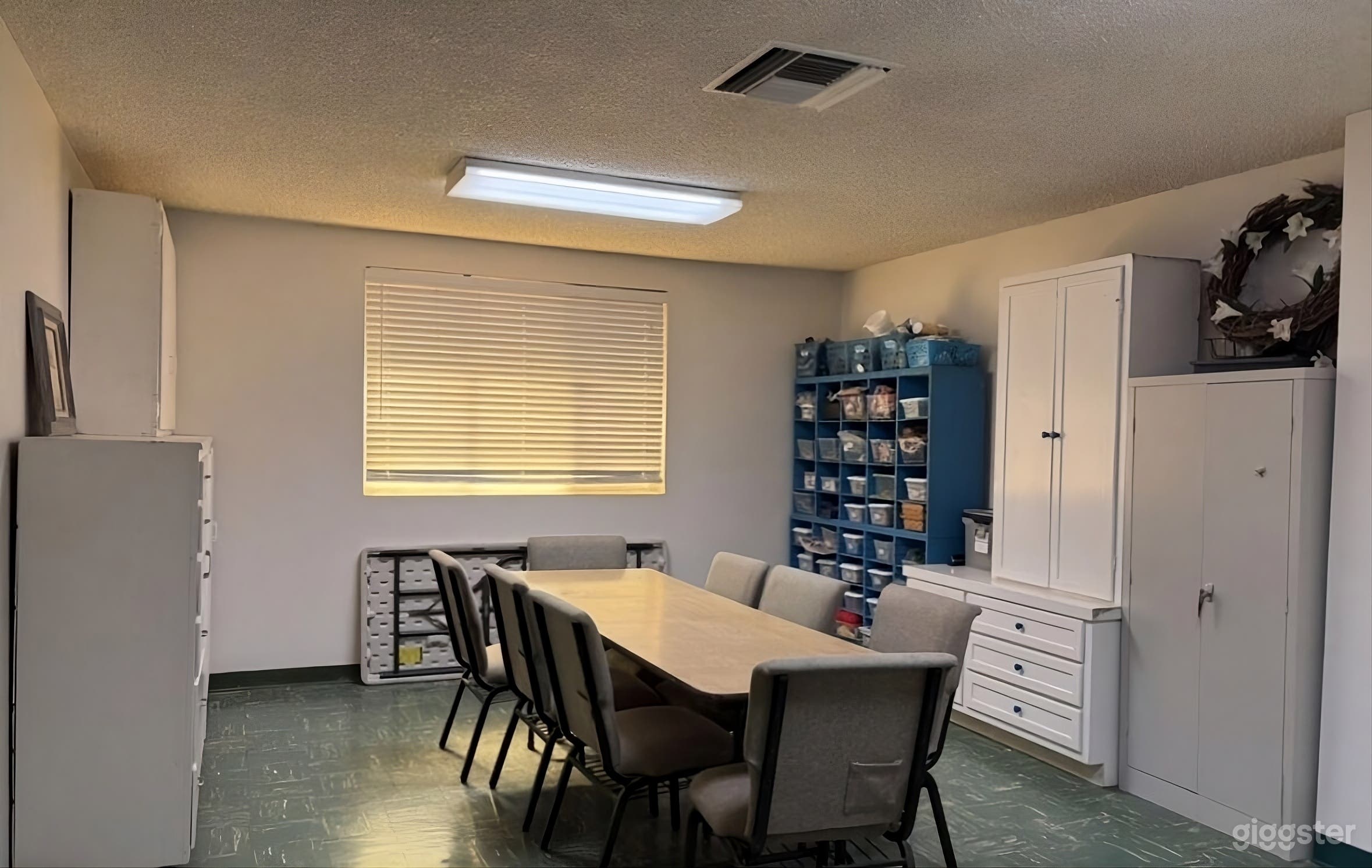 Comfortable Office Space & Meeting Room Photo 4