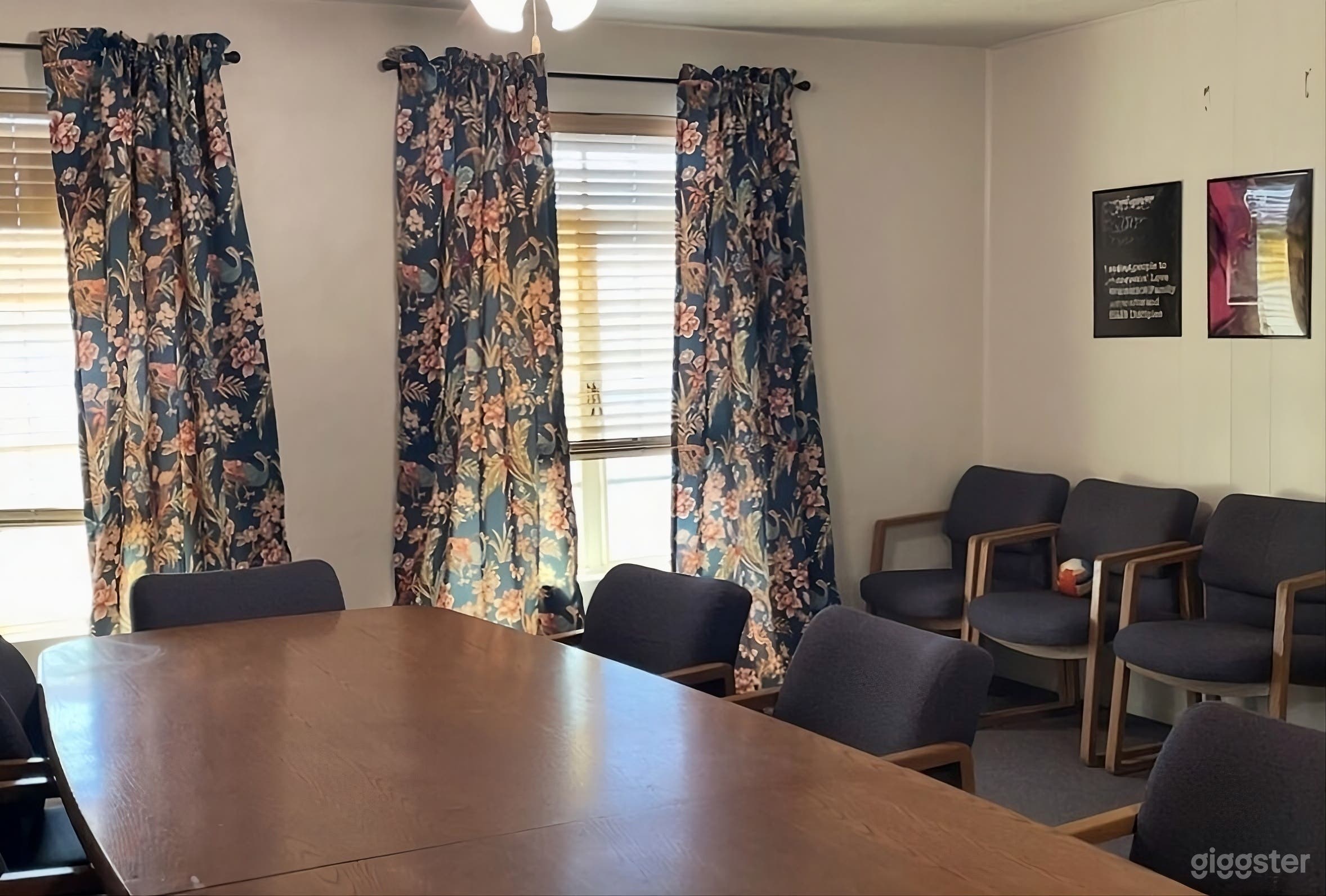 Comfortable Office Space & Meeting Room Photo 2