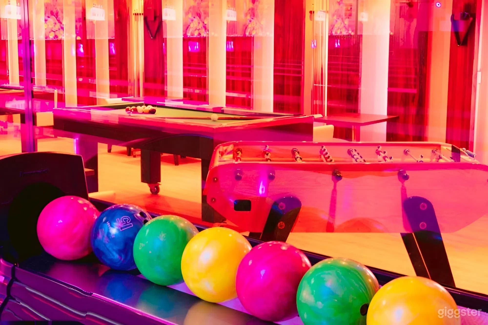 Photo de Lounge de Bowling Intérieur avec Bar & Espace Événementiel 3