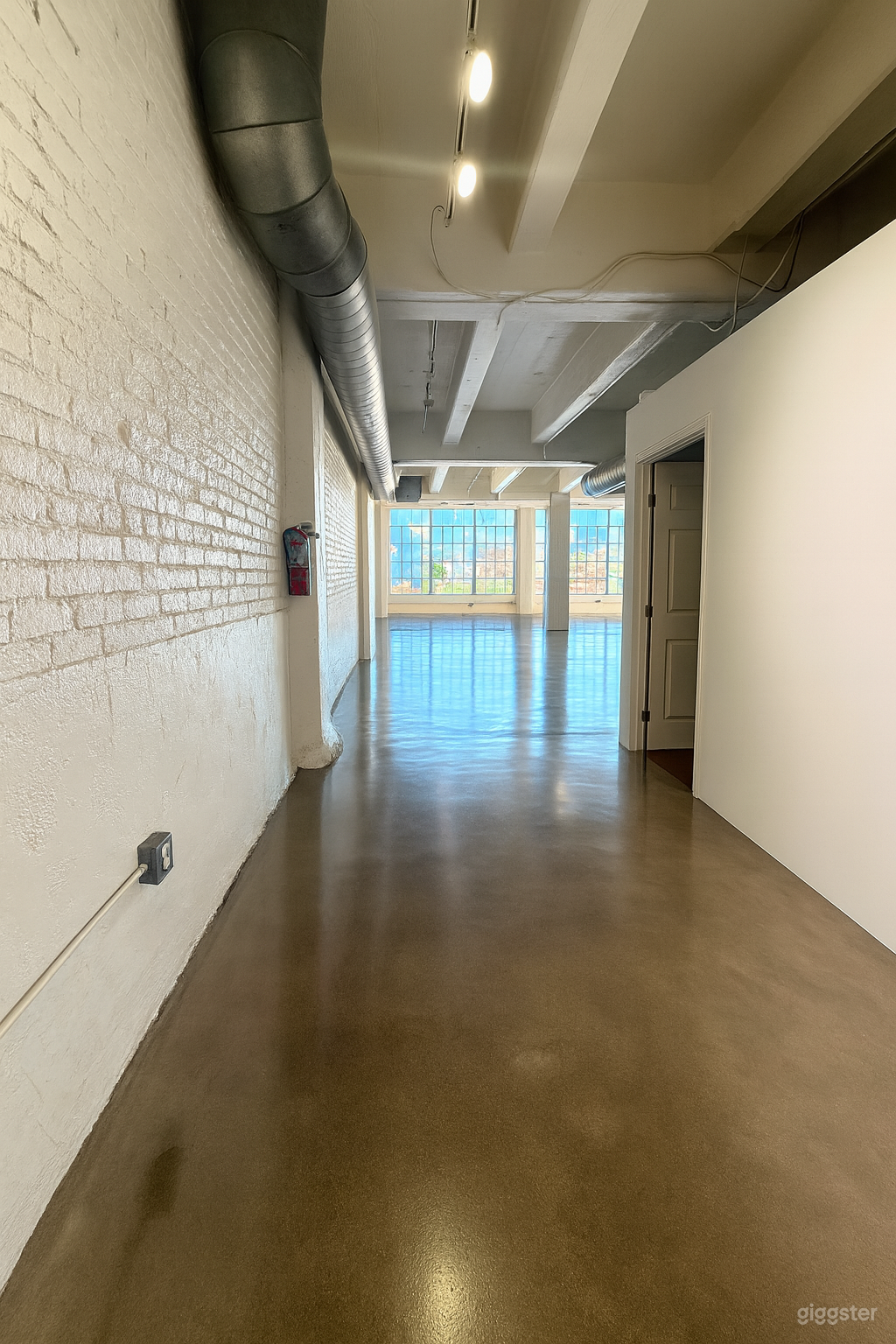 Vintage Charm Industrial Studio Photo 2