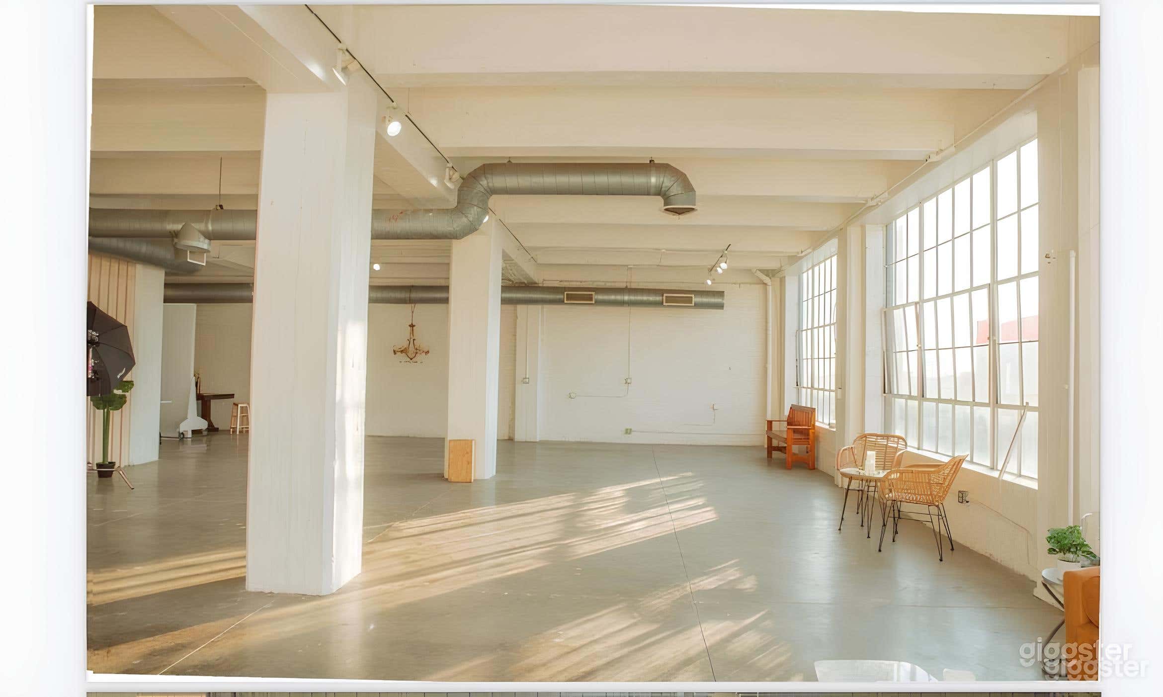 Vintage Charm Industrial Studio Photo 3