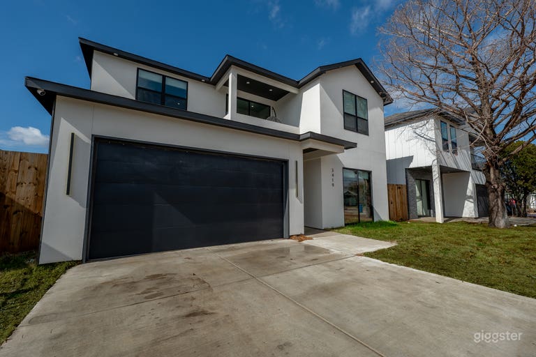  Pool 4 bedroom Luxury Home perfect for events 