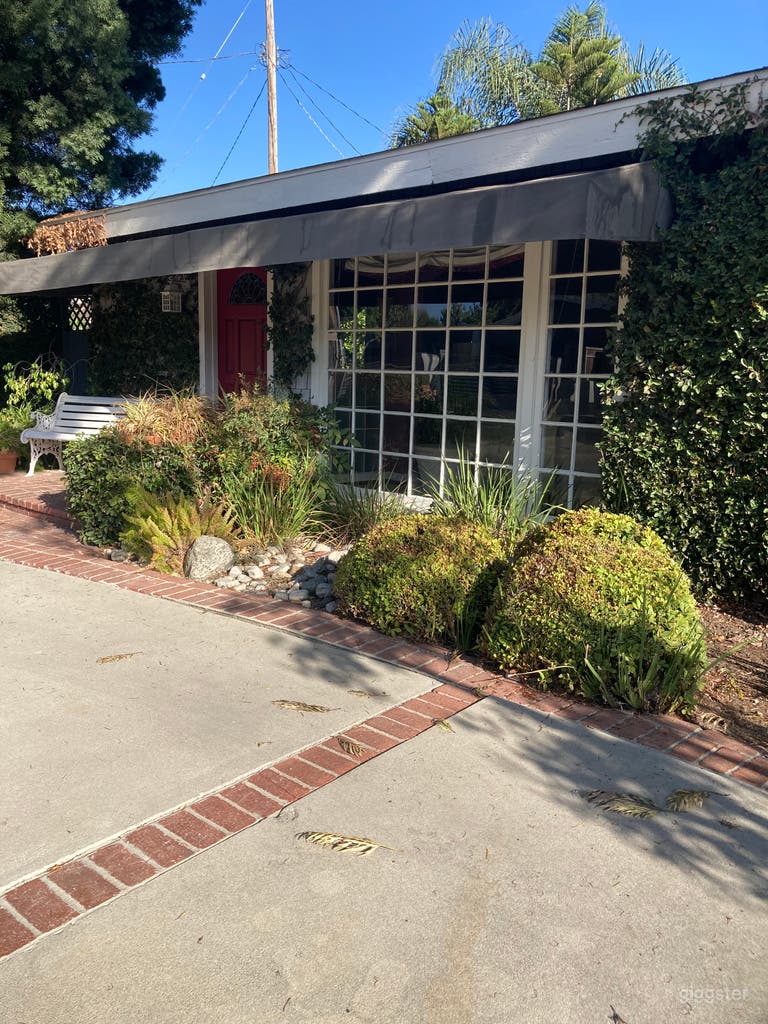  The Tarzana Love Nest. Nestled in secluded Tarzana. You can smell the warm bread just looking at it!  