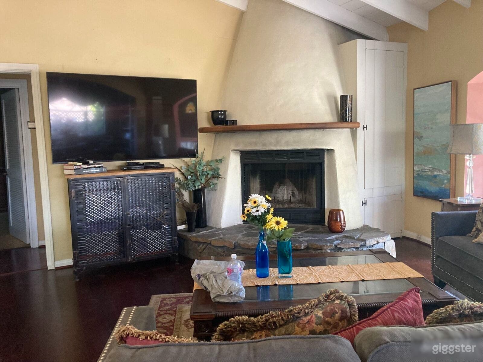 Tarzana Love Nest Photo 1