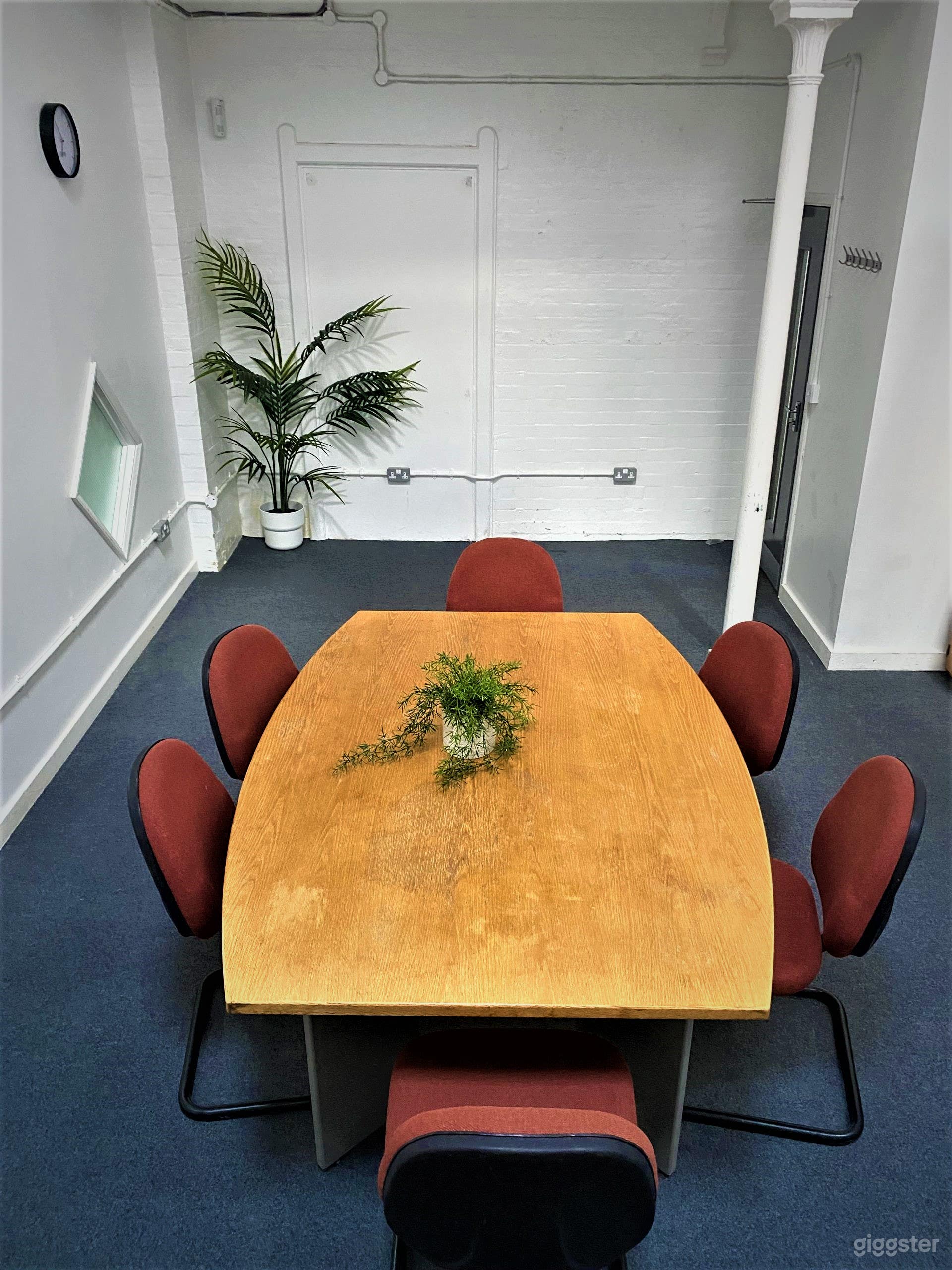 Conference Room in London Photo 3