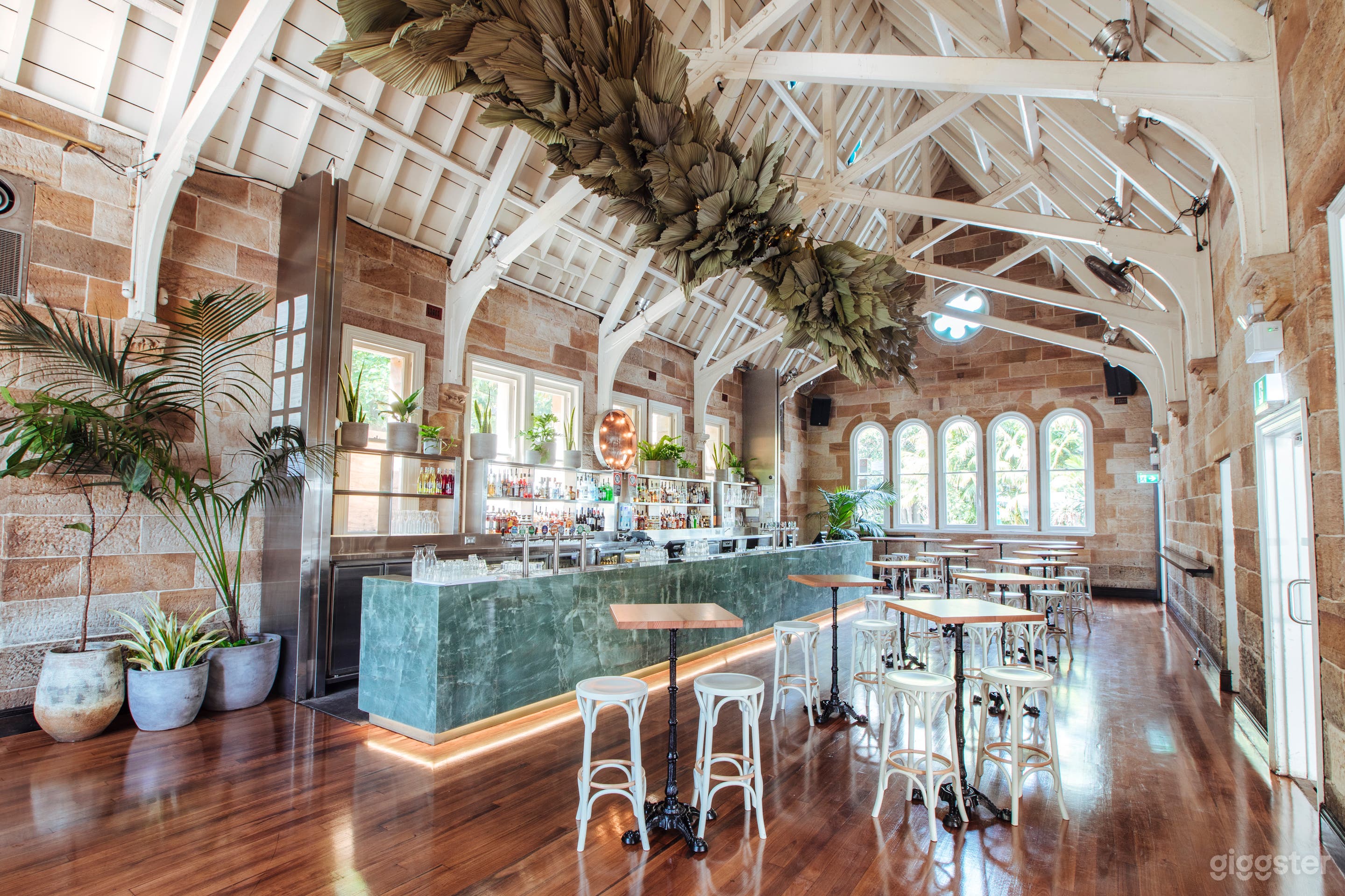 The Chapel is the Greenwood Hotel’s
largest interior space and is located in
the eastern wing of the building. This
large, rectangular space features a private
bar and bathrooms, along with polished
floorboards, a cathedral ceiling and tall
arched windows.