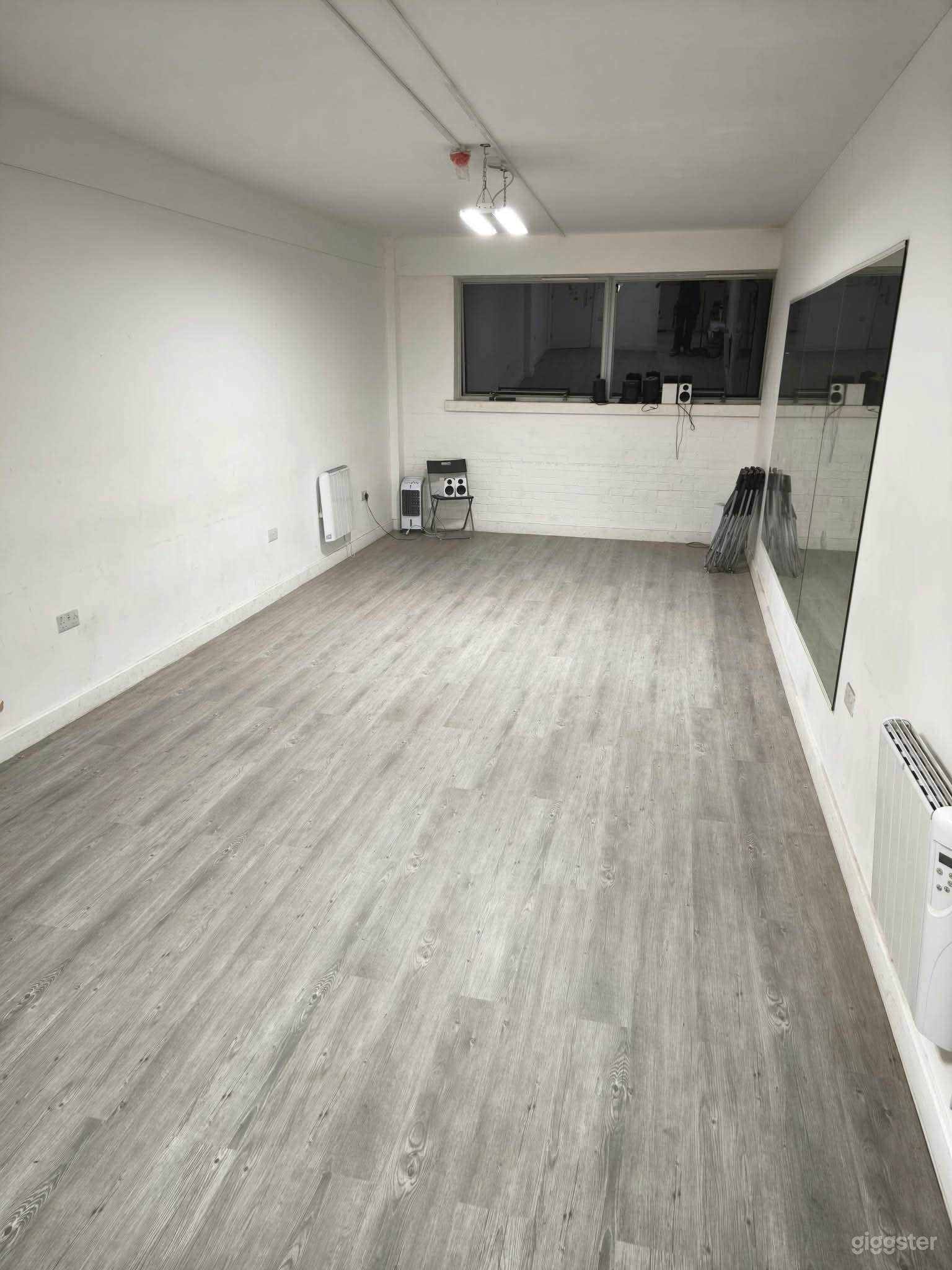 Foto di Sale da Ballo Dalston studio 1 4