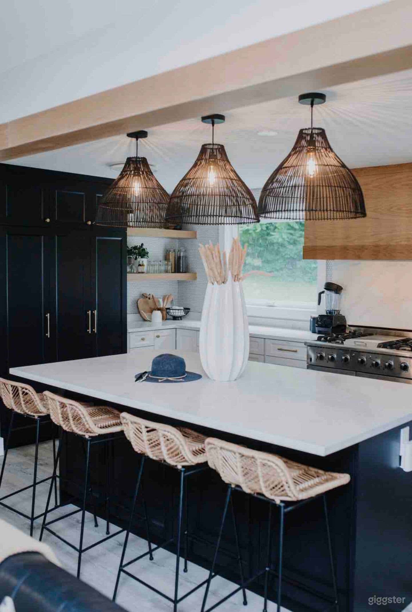 A Waterfront Dreamy Estate Photo 1