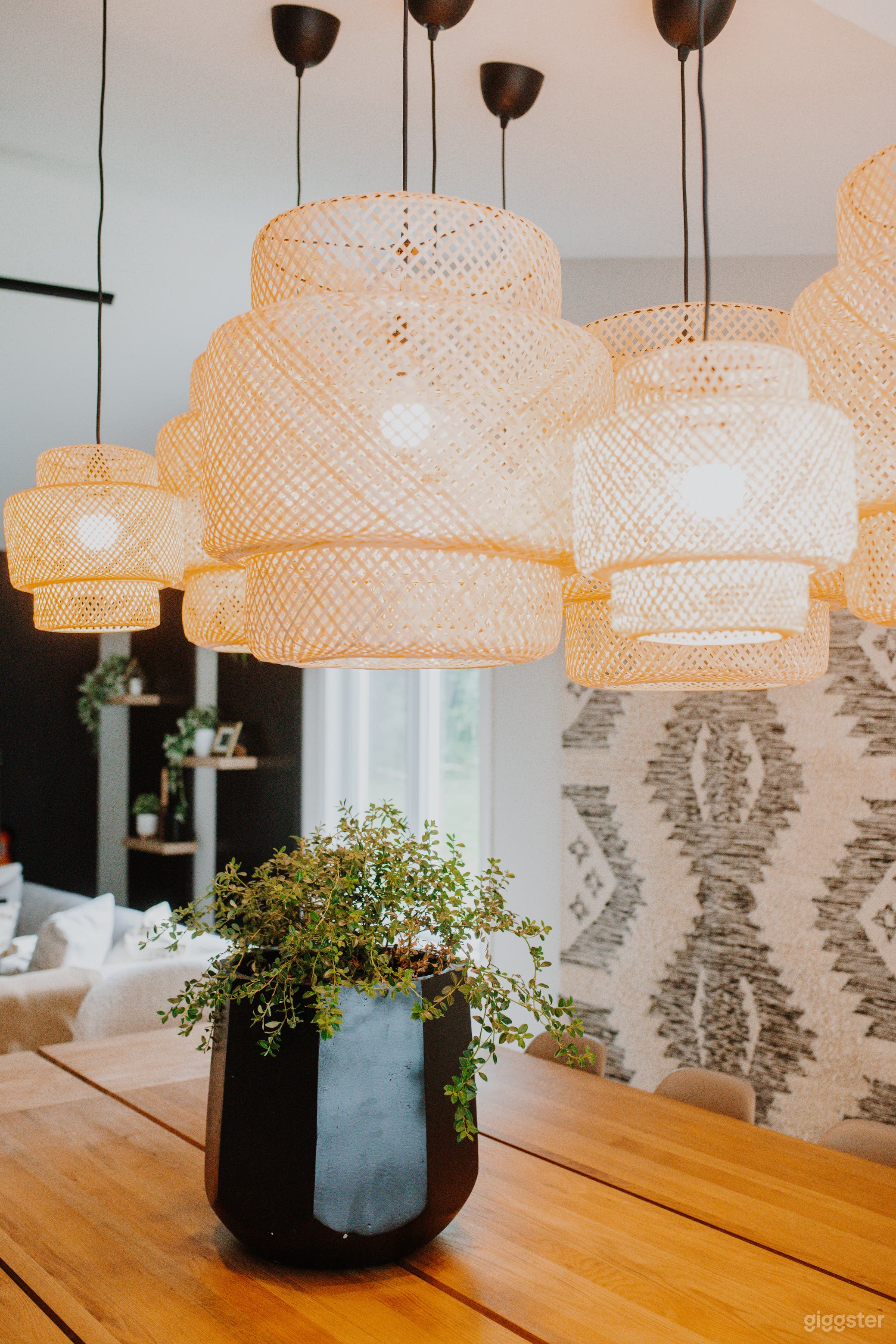 A Waterfront Dreamy Estate Photo 2