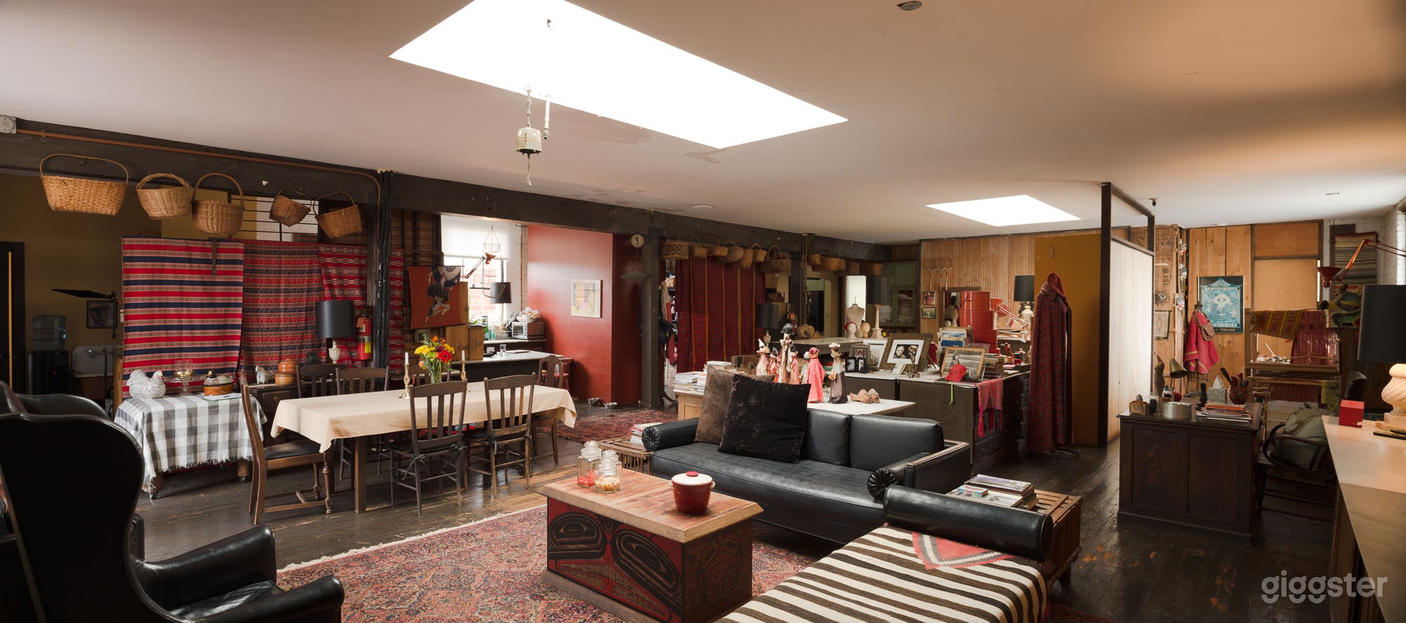 Spacious Hollywood Spanish Loft Studio w/ Charm Photo 2