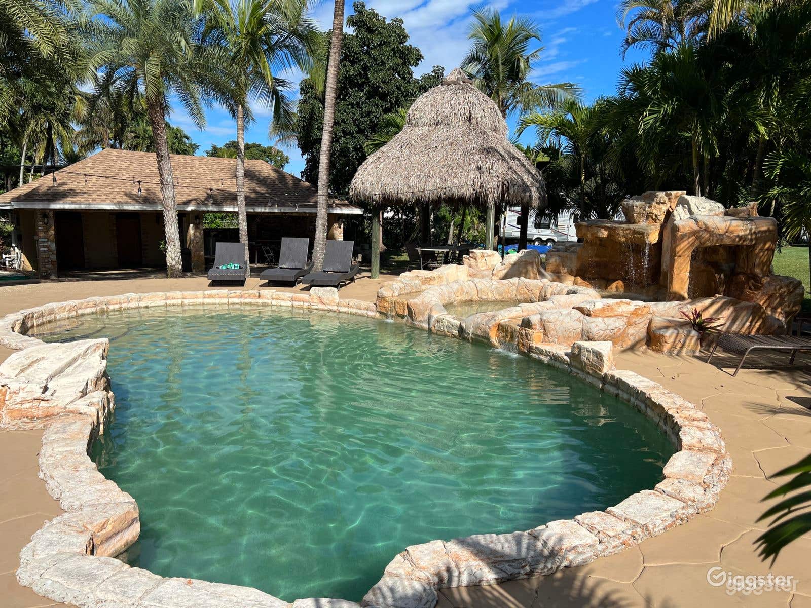 Palm Gardens pool Photo 3