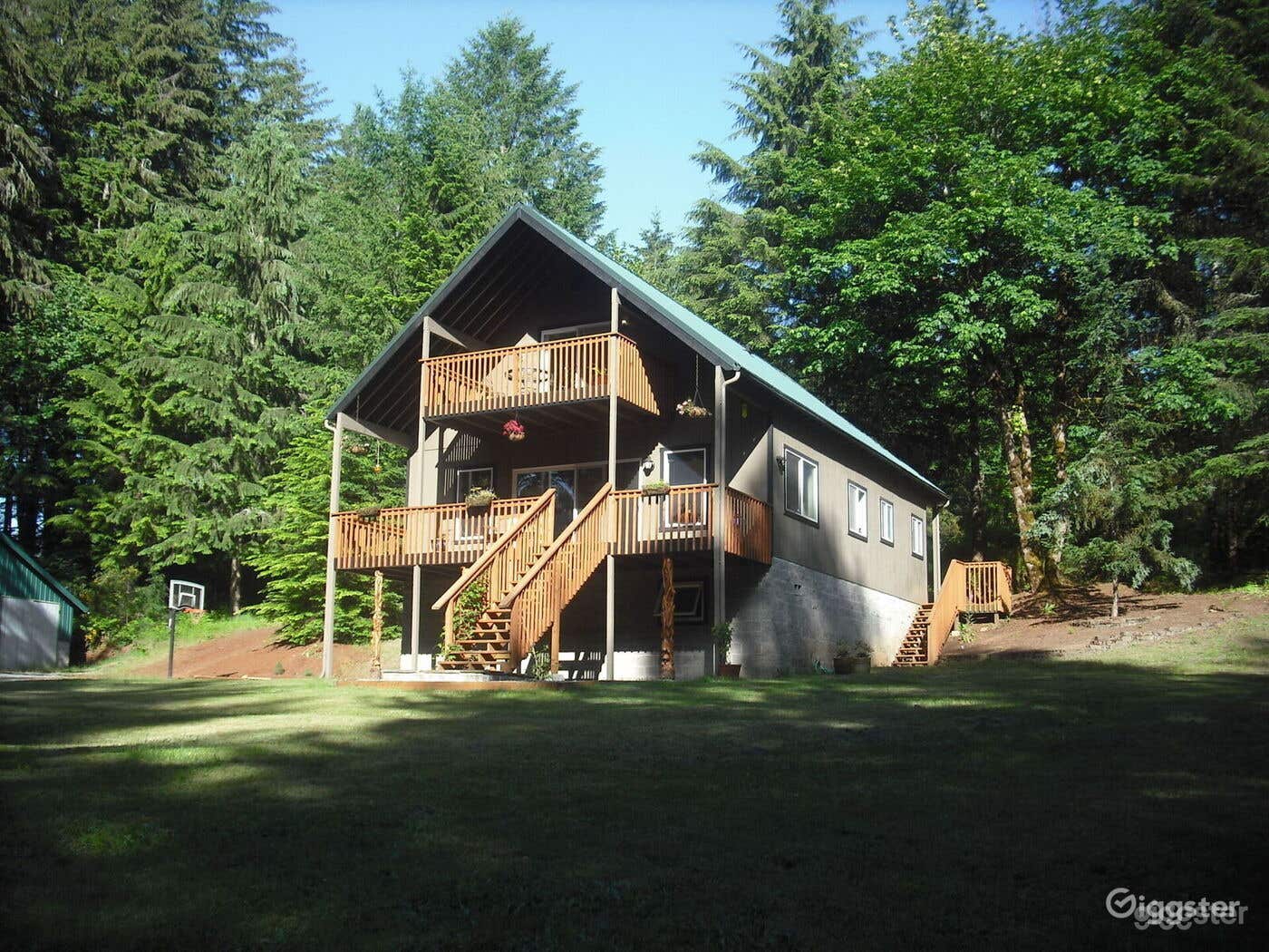 Distinctive "Basketball Court" in Fall Creek Photo 4