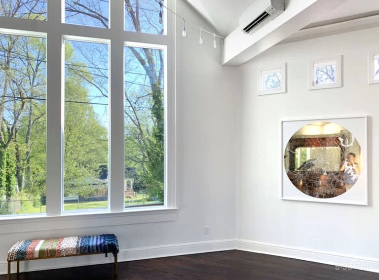  Sophisticated Large Event Space with Bar 