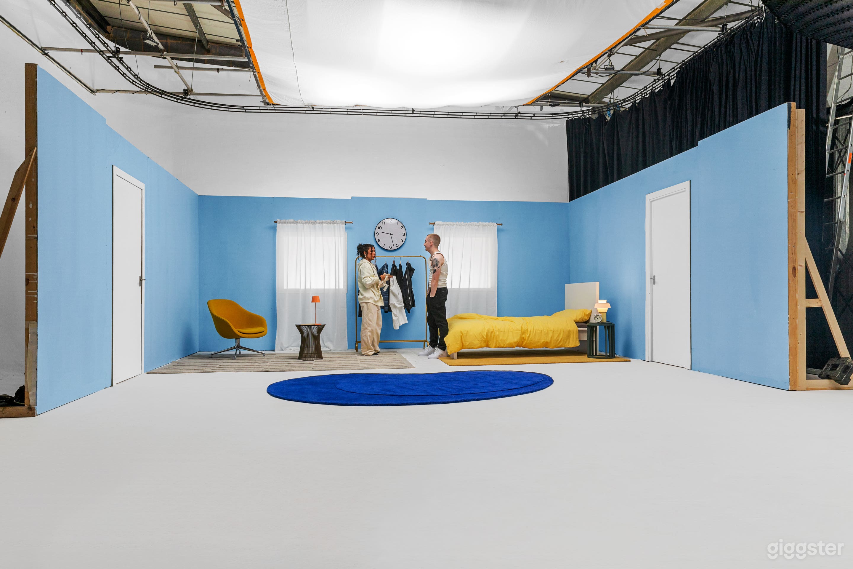 Hire Photo Studio and Film Studio Photo 1