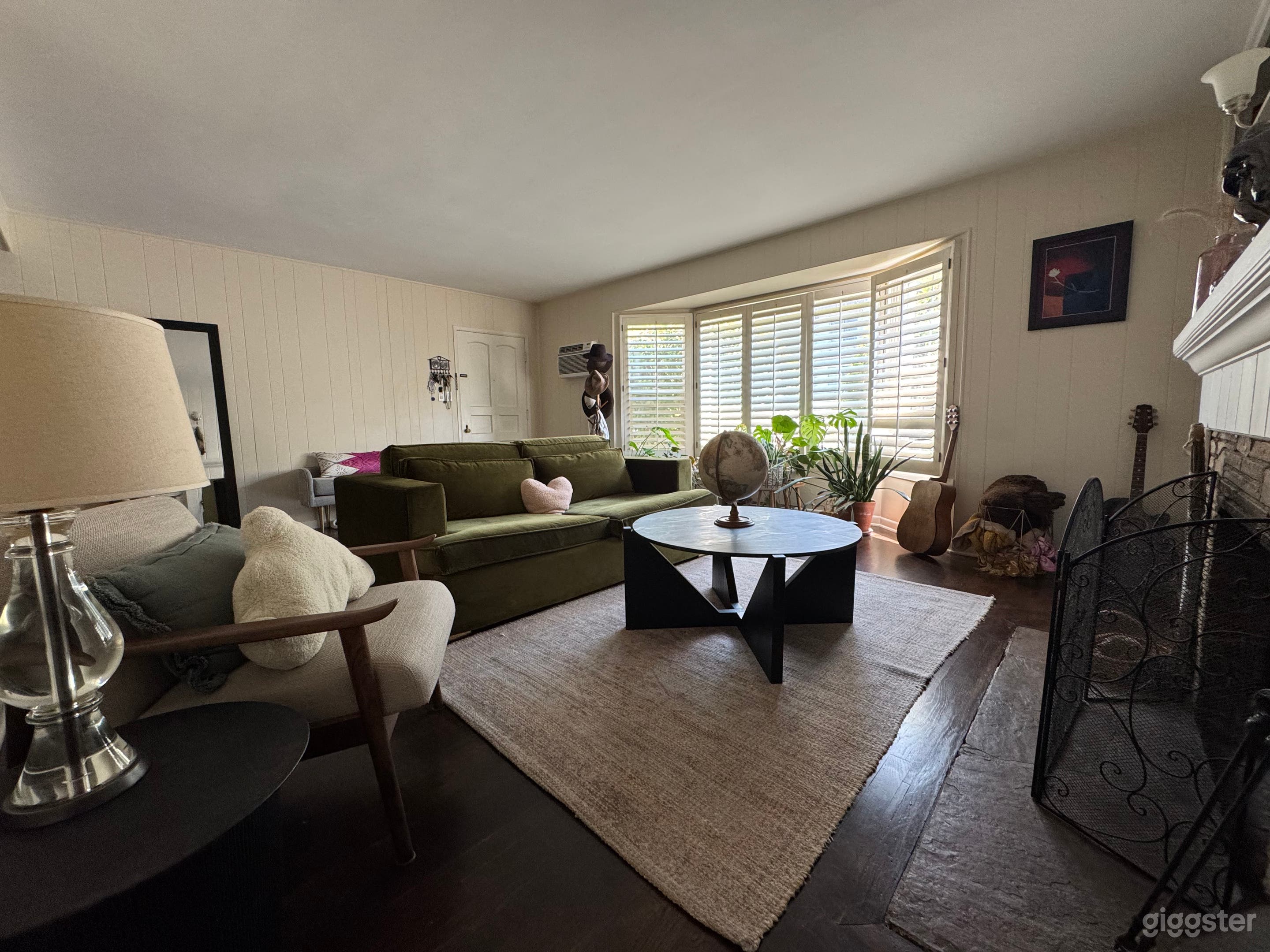 Old Hollywood Charm: Studio City Duplex Photo 3