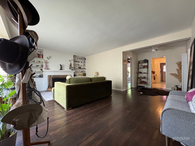  Old Hollywood Charm: Studio City Duplex 