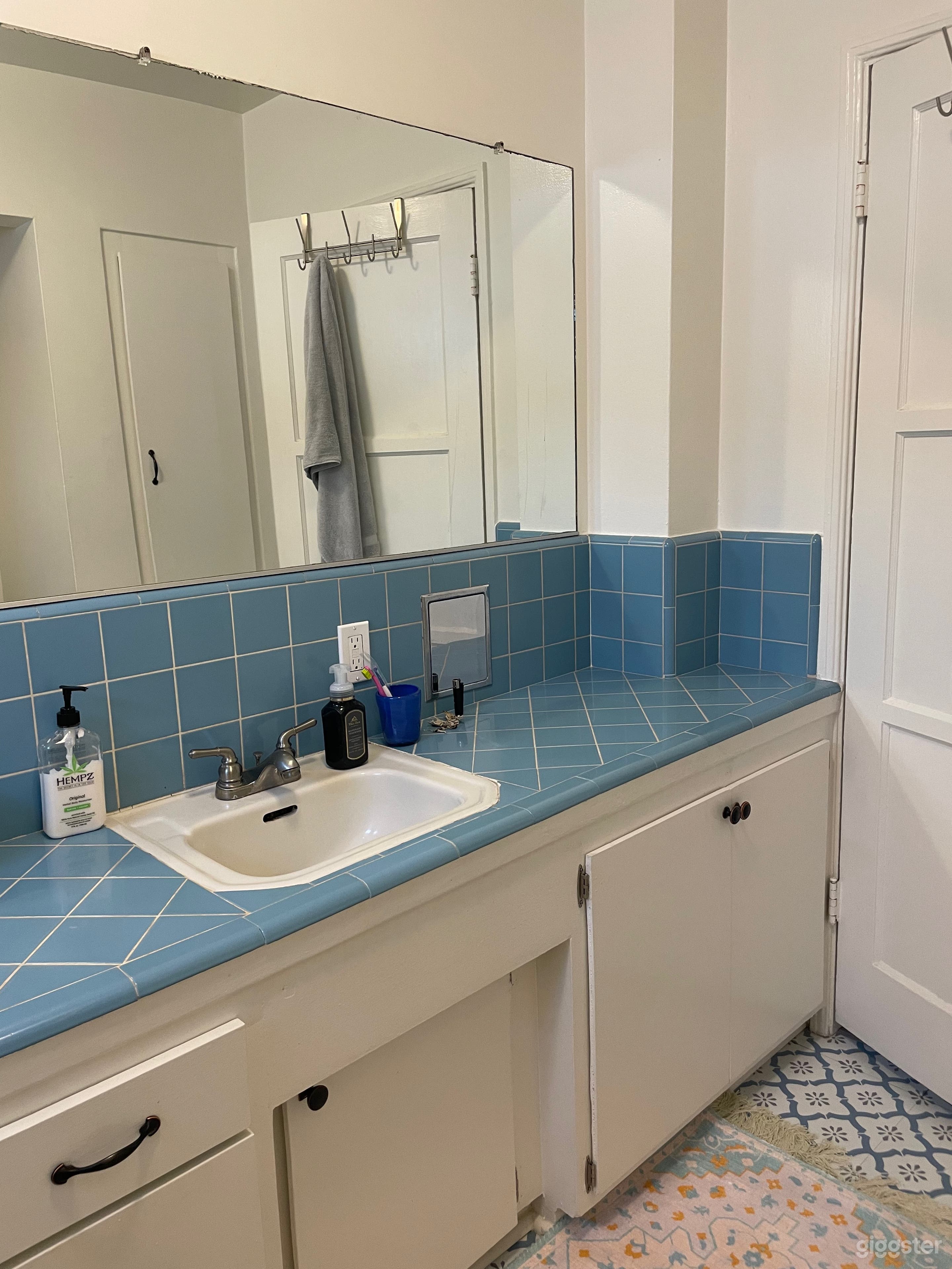 Charming 1940s Duplex Apartment Building  Photo 4